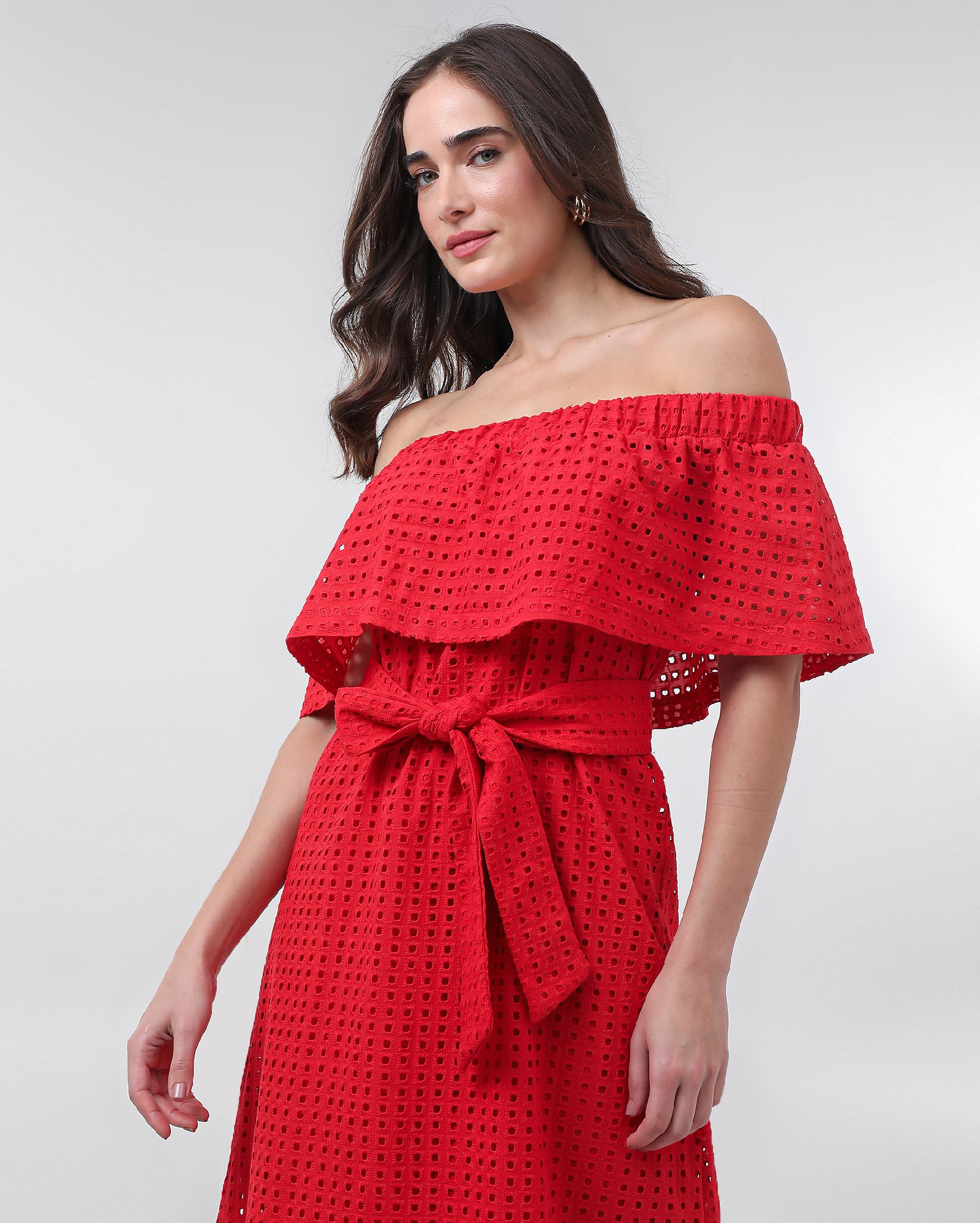 Vestido midi evasê ombro a ombro laise com babado vermelho — foto 3