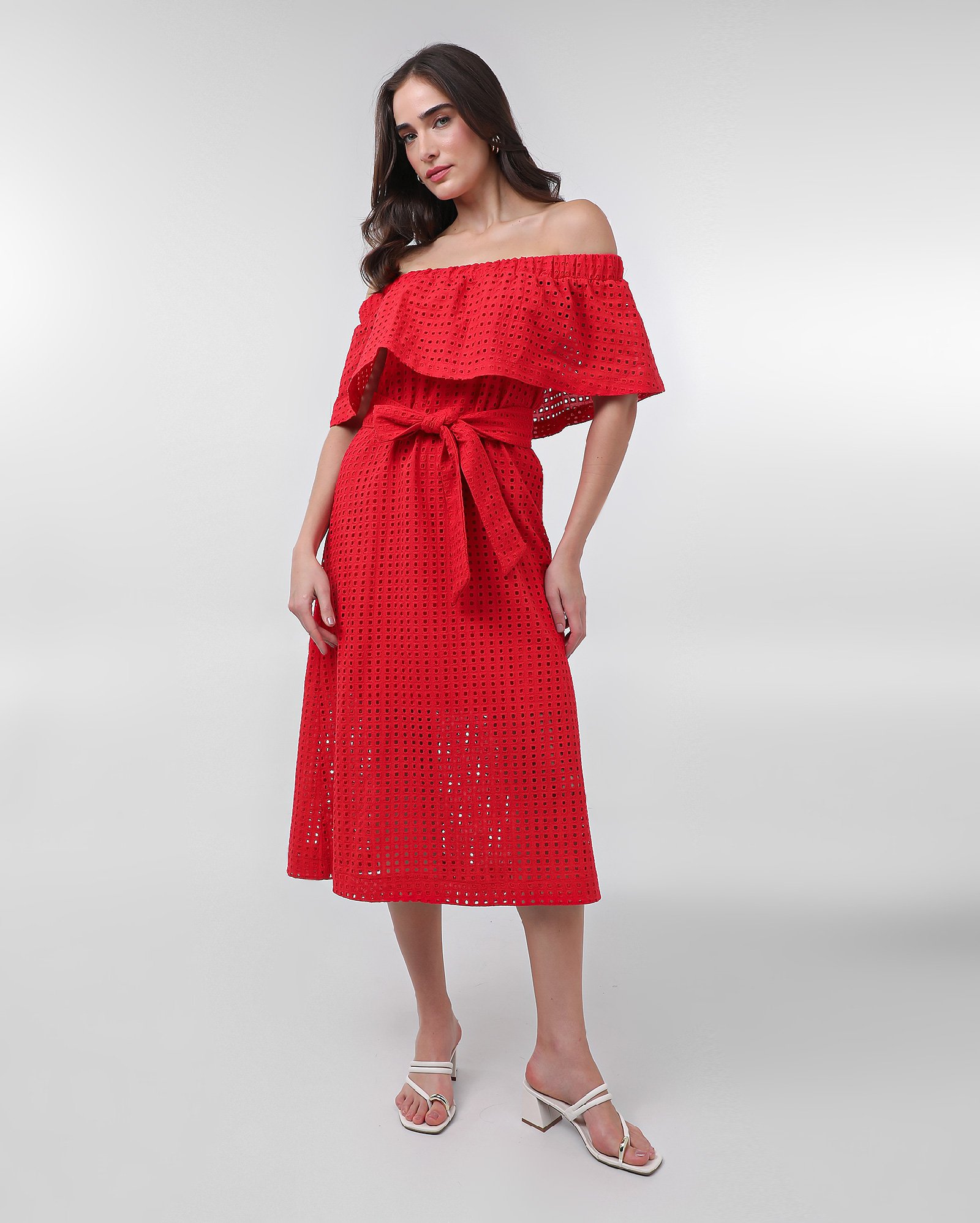Vestido midi evasê ombro a ombro laise com babado vermelho | AK by Riachuelo