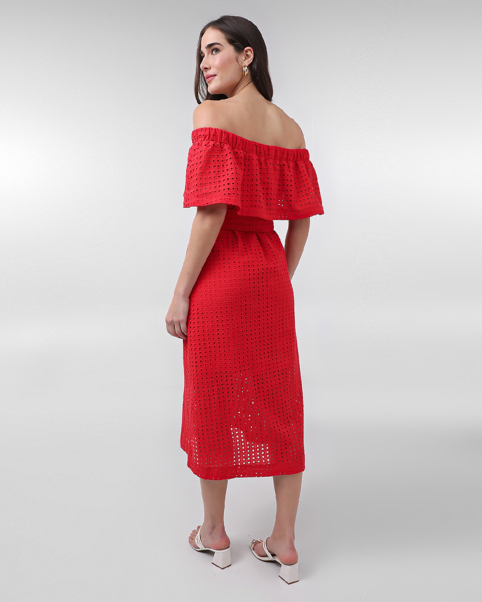 Vestido midi evasê ombro a ombro laise com babado vermelho — foto 2