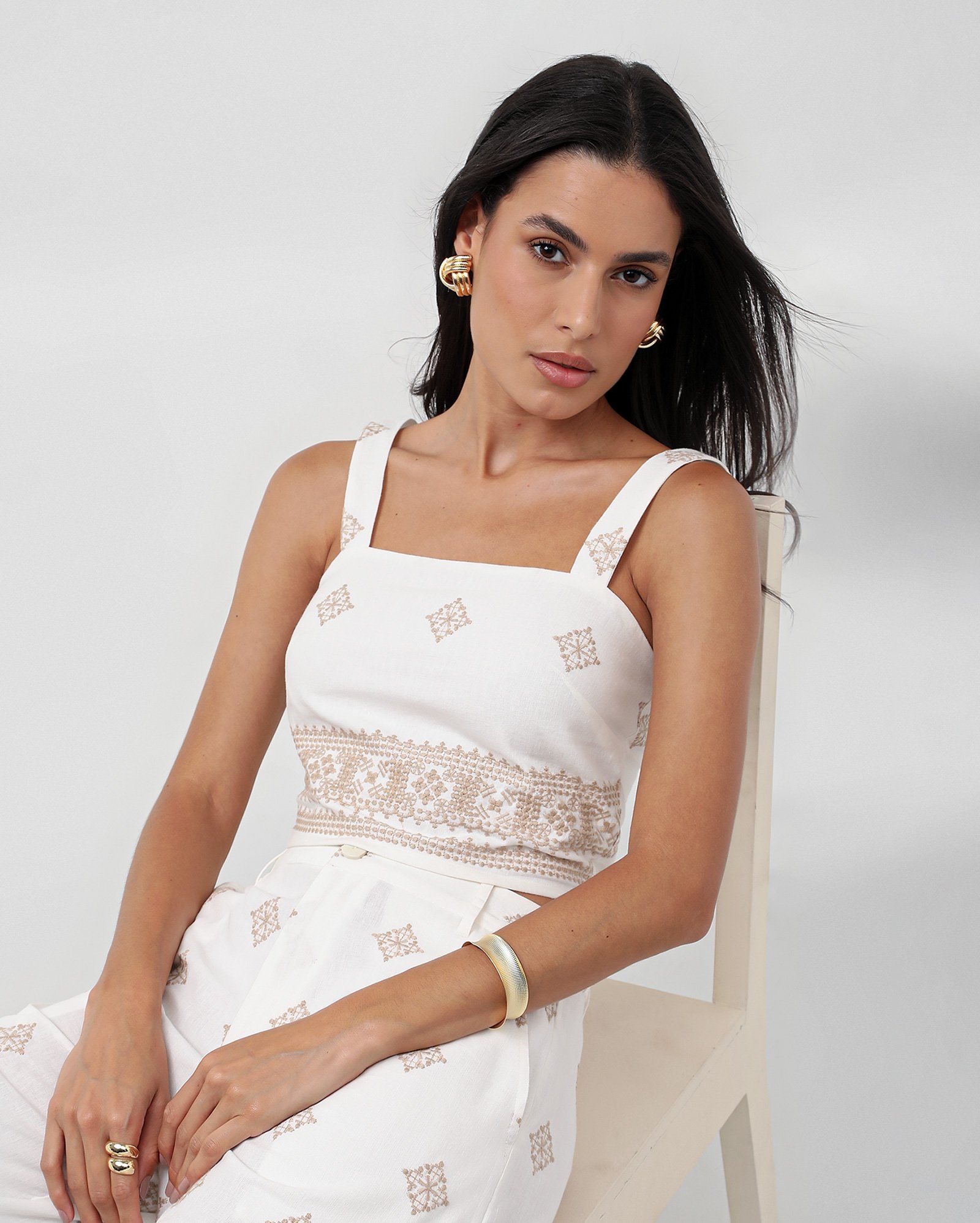 Regata cropped em viscolinho estampada branca