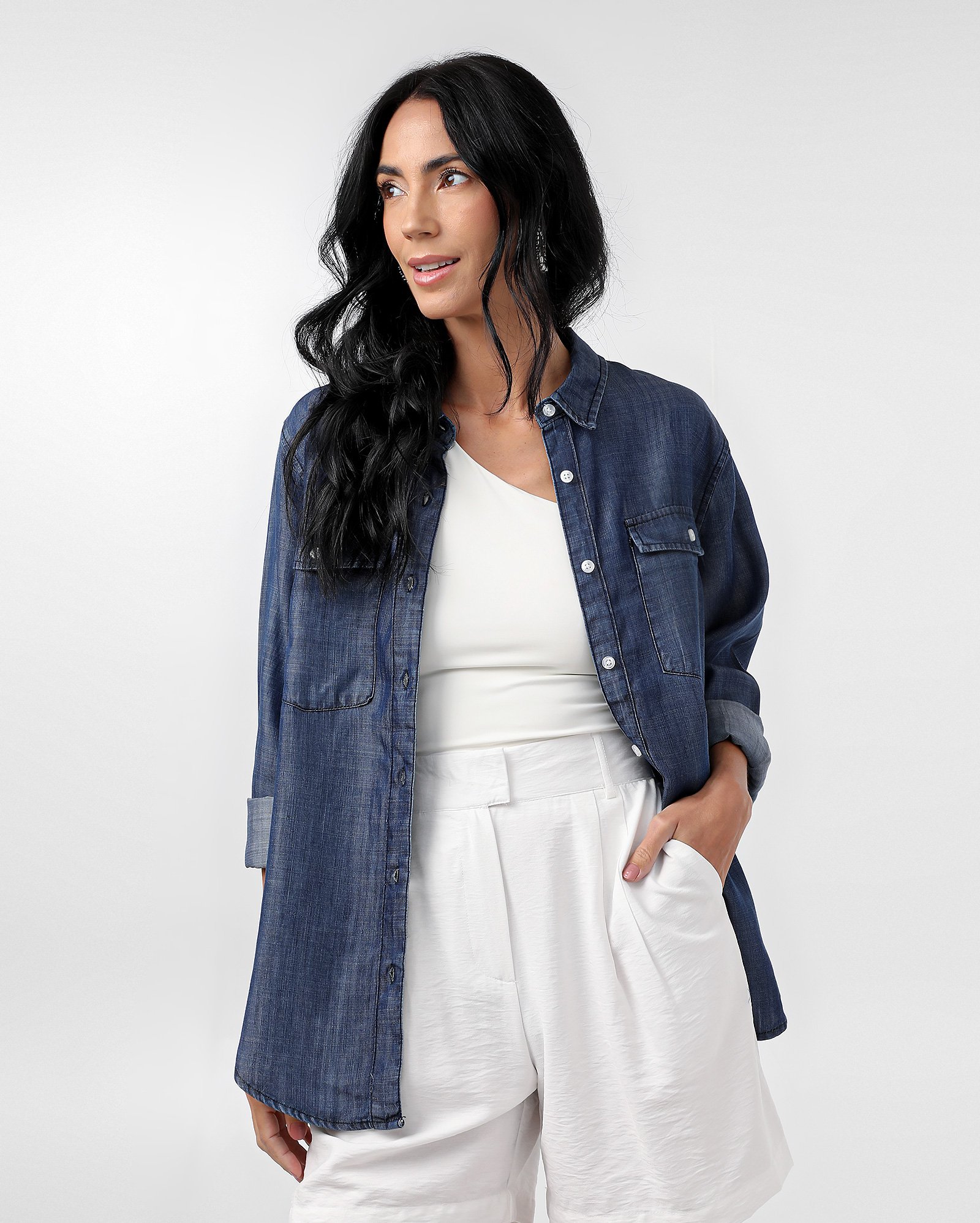 Camisa jeans feminina manga longa com bolsos denim escuro | Pool Jeans