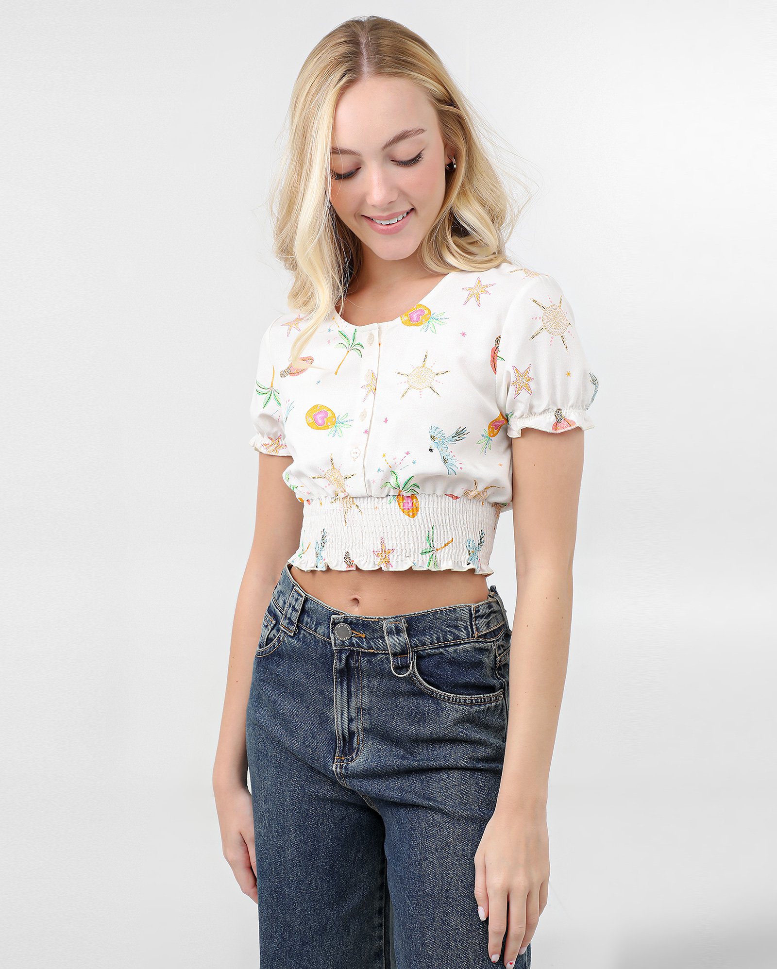 Blusa cropped juvenil manga princesa abacaxi e coração bege | Pool