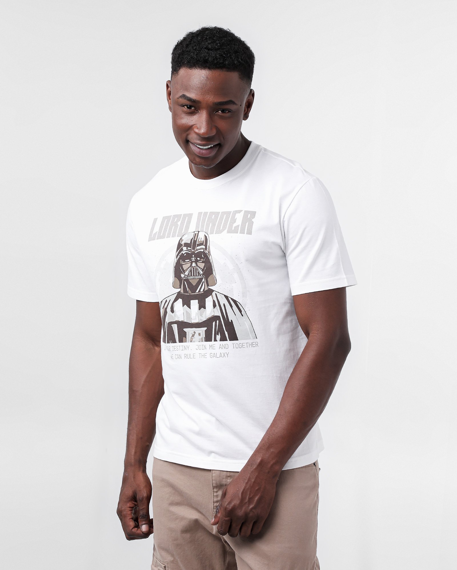 Camiseta regular manga curta Lord Vader branca | FANLAB