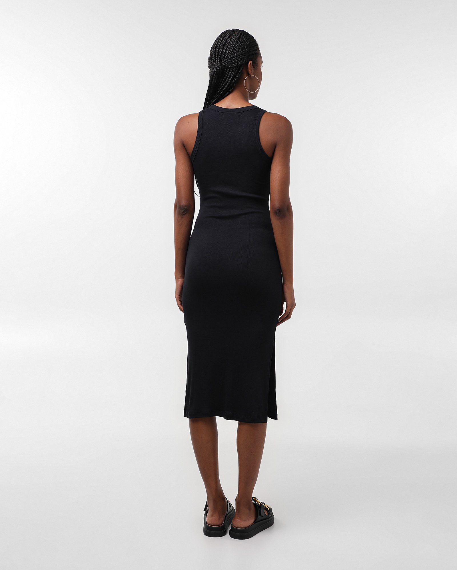 Vestido midi tubinho liso com fenda - Preto | Pool Basics
