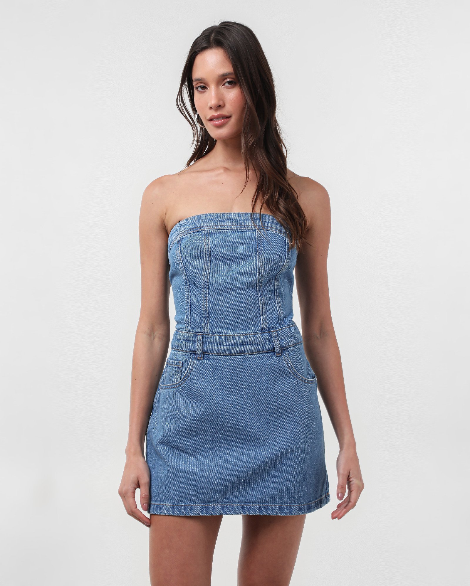 Vestido jeans curto reto sem alças denim médio | Pool Jeans