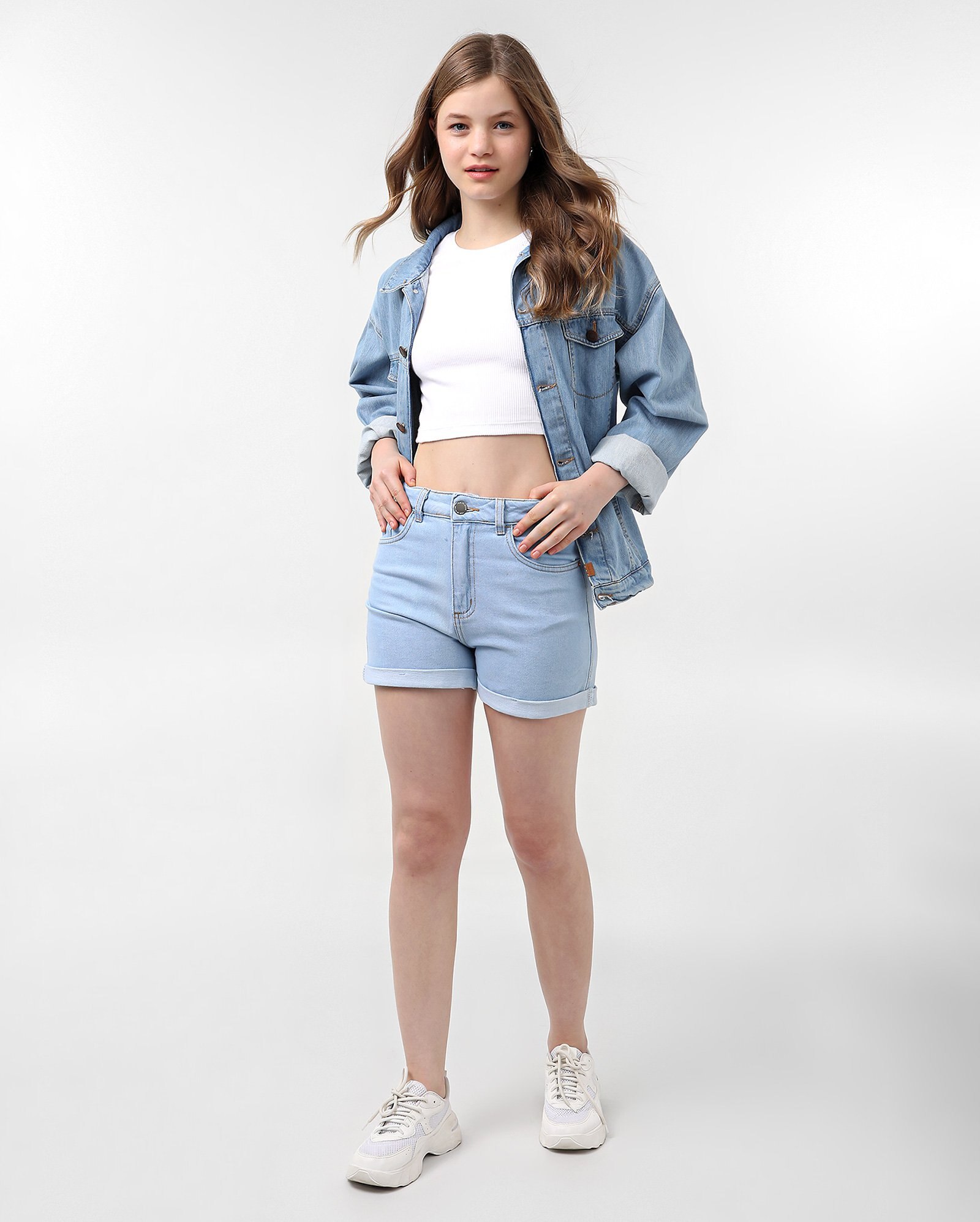 Short jeans juvenil mom barra dobrada - Jeans Claro | Pool