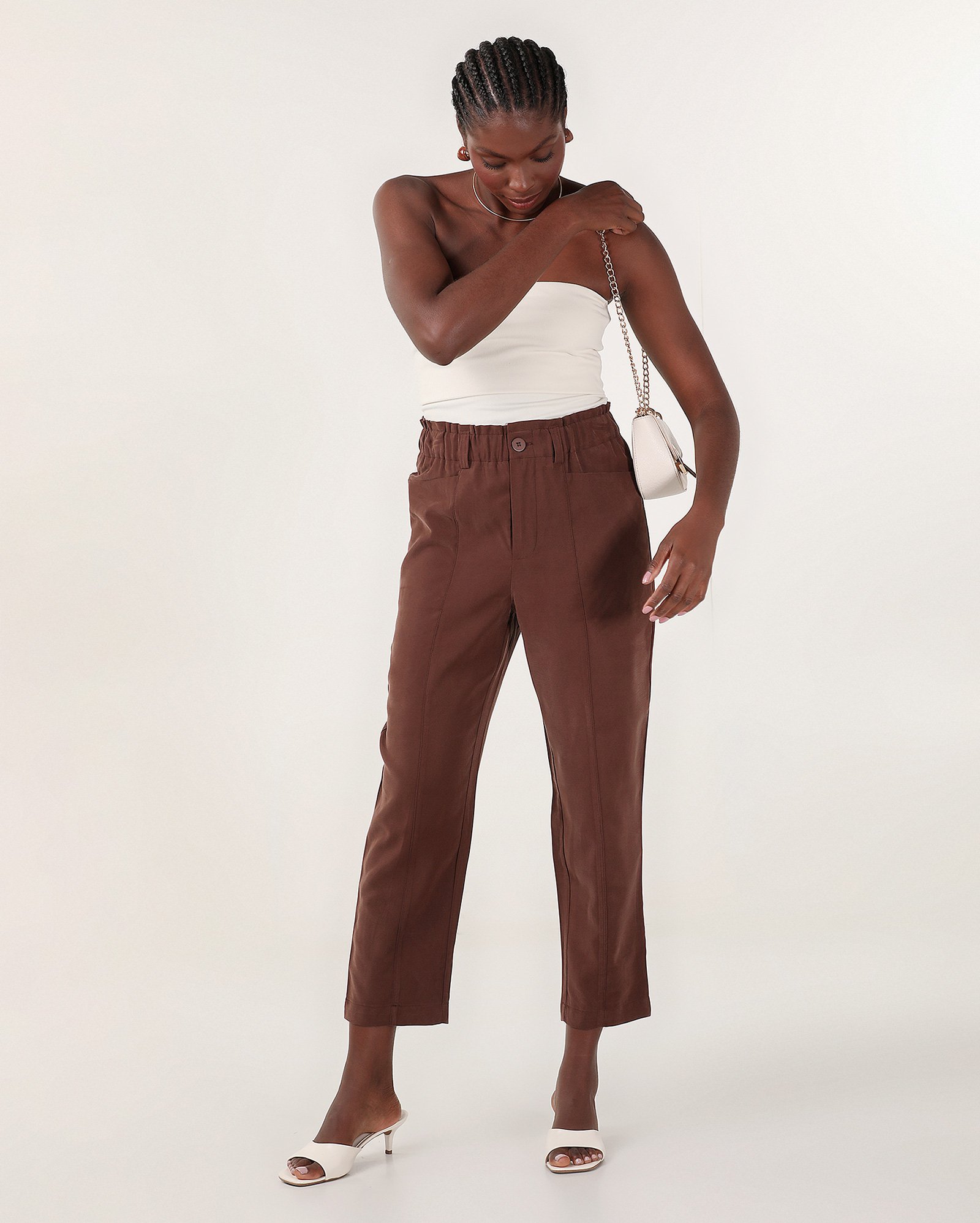 Calça feminina clochard Yumi em viscolinho - Marrom