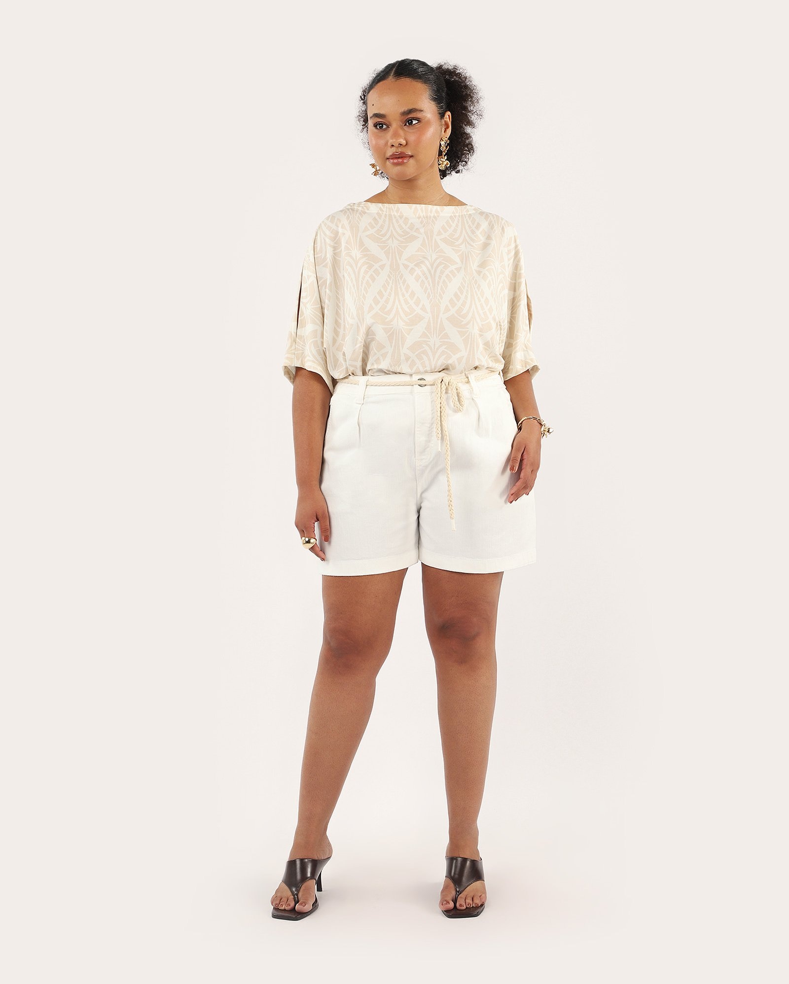 Shorts sarja plus size feminino cordão trançado - branco | Pool Jeans