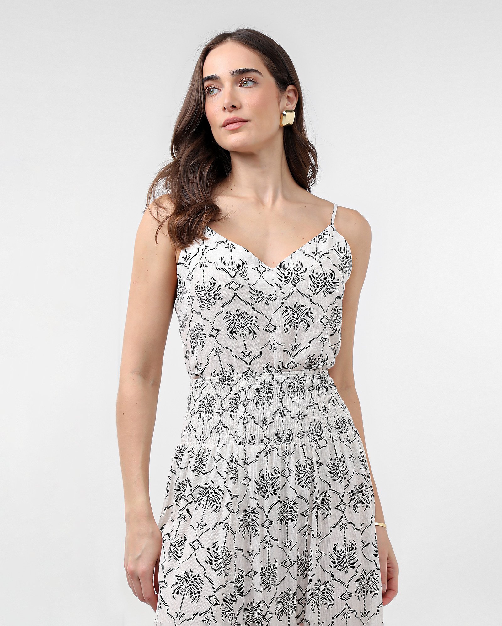 Regata feminina em viscolinho decote V coqueiros off-white | AK by Riachuelo