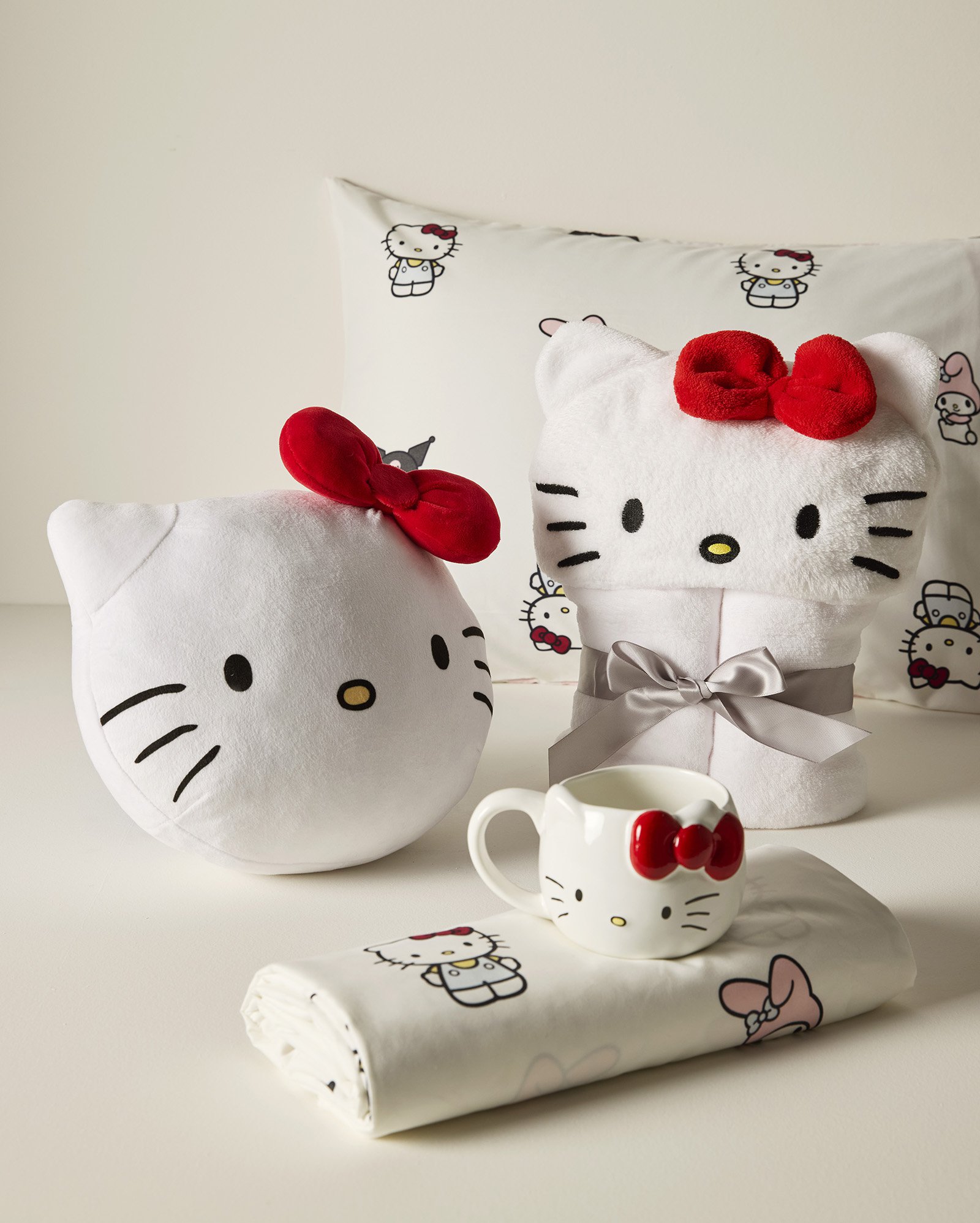 Caneca de cerâmica Hello Kitty 15,5cm branca | Sanrio + Casa Riachuelo