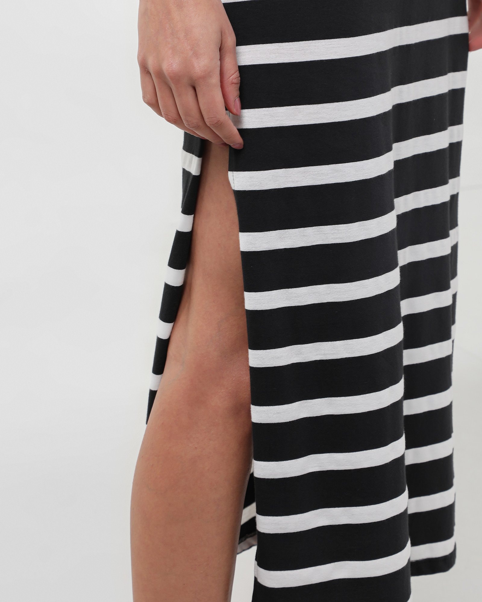 Vestido midi com fendas de manga curta - Branco | Pool Basics — foto 5