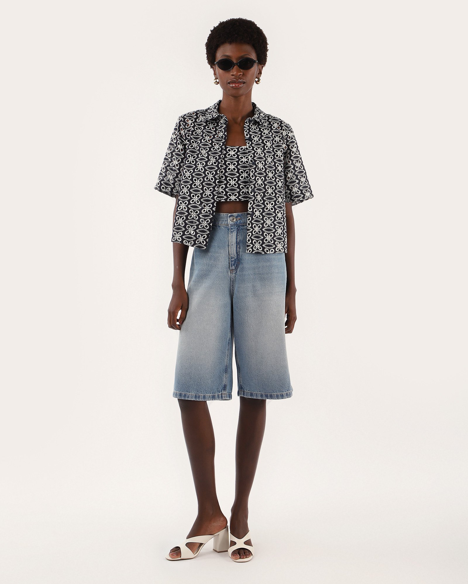 Camisa feminina manga curta em laise azul | AK