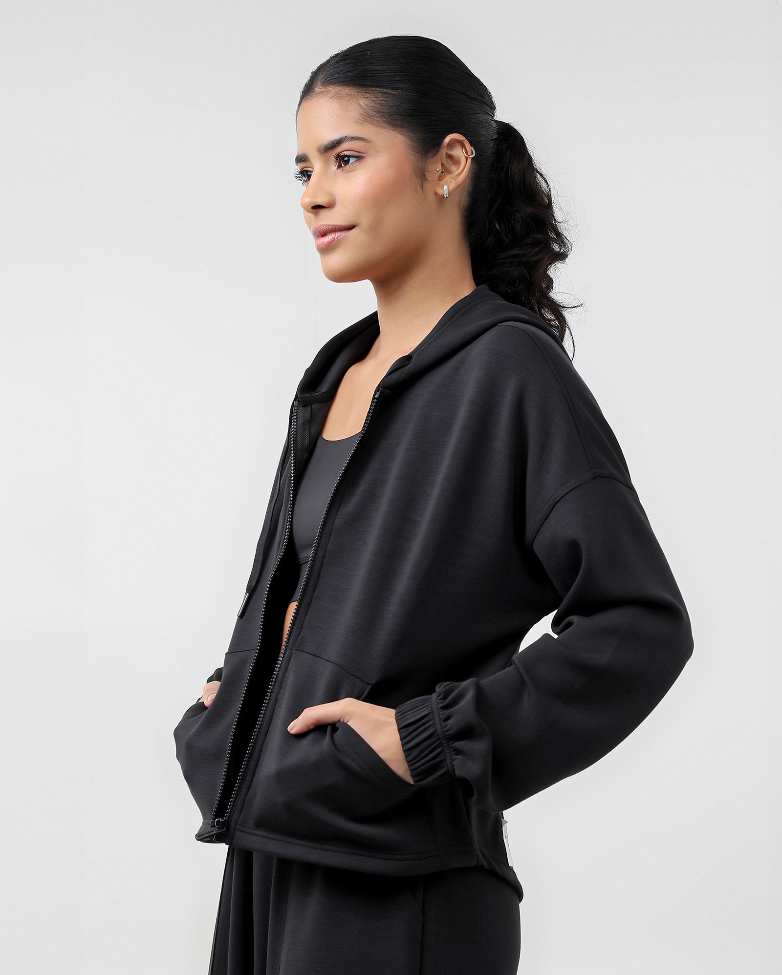 Blusa esportiva feminina Soft Scuba com zíper - Preto | BodyWork