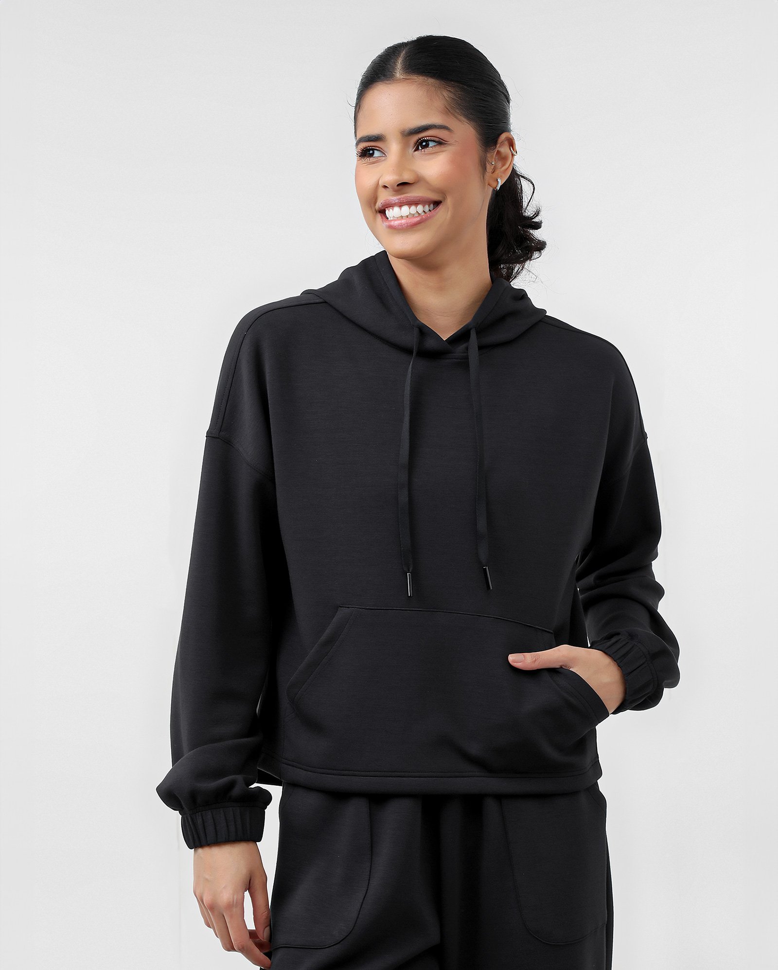 Blusa esportiva feminina Soft Scuba fechada - Preto | BodyWork by Riachuelo