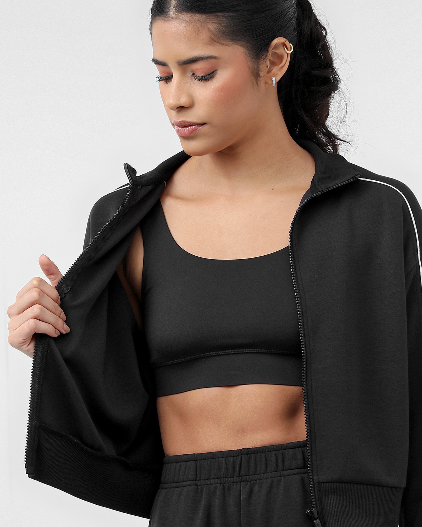 Jaqueta esportiva feminina Soft Scuba gola alta e zíper - Preto | Body Work — foto 6