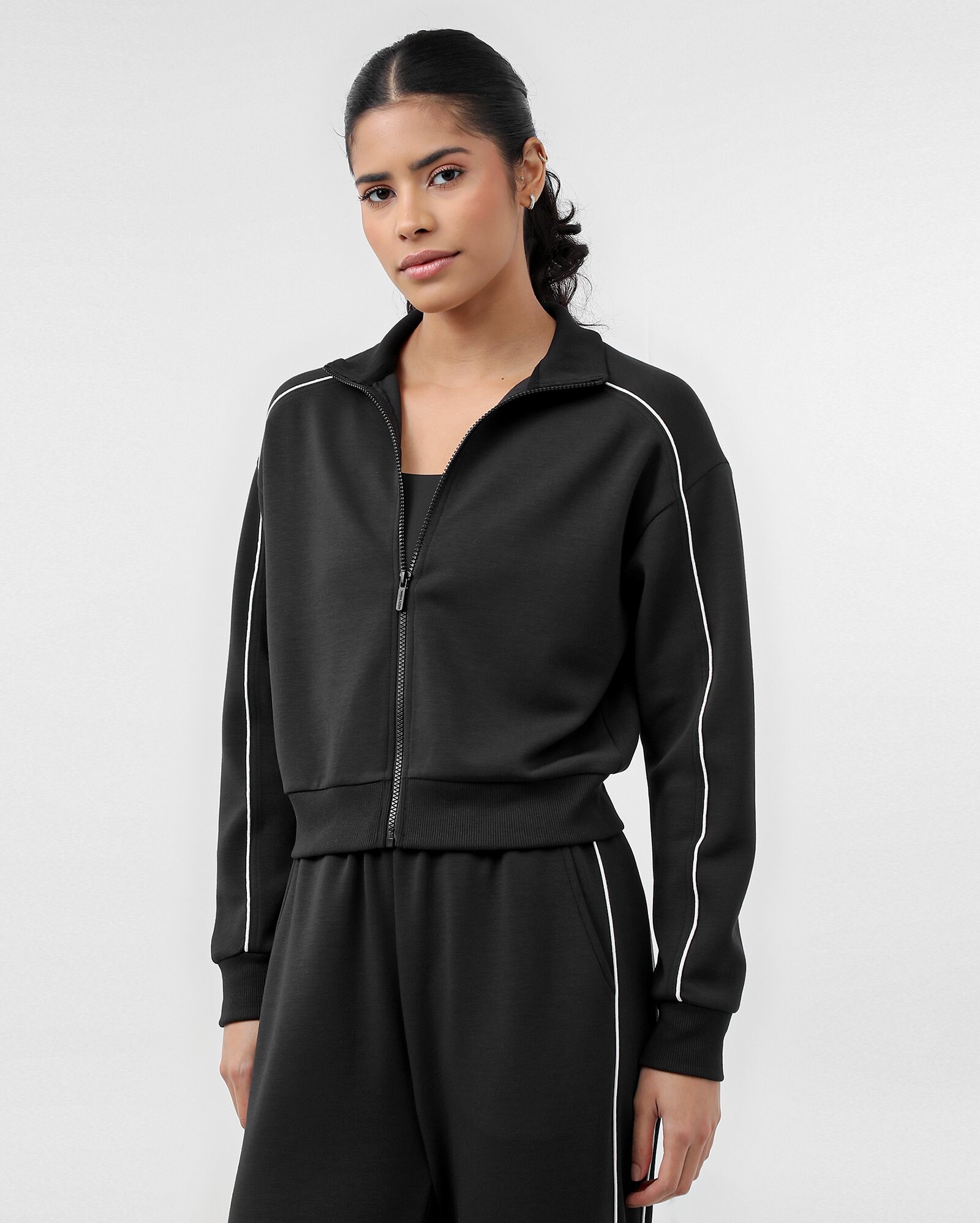 Jaqueta esportiva feminina Soft Scuba gola alta e zíper - Preto | Body Work — foto 4