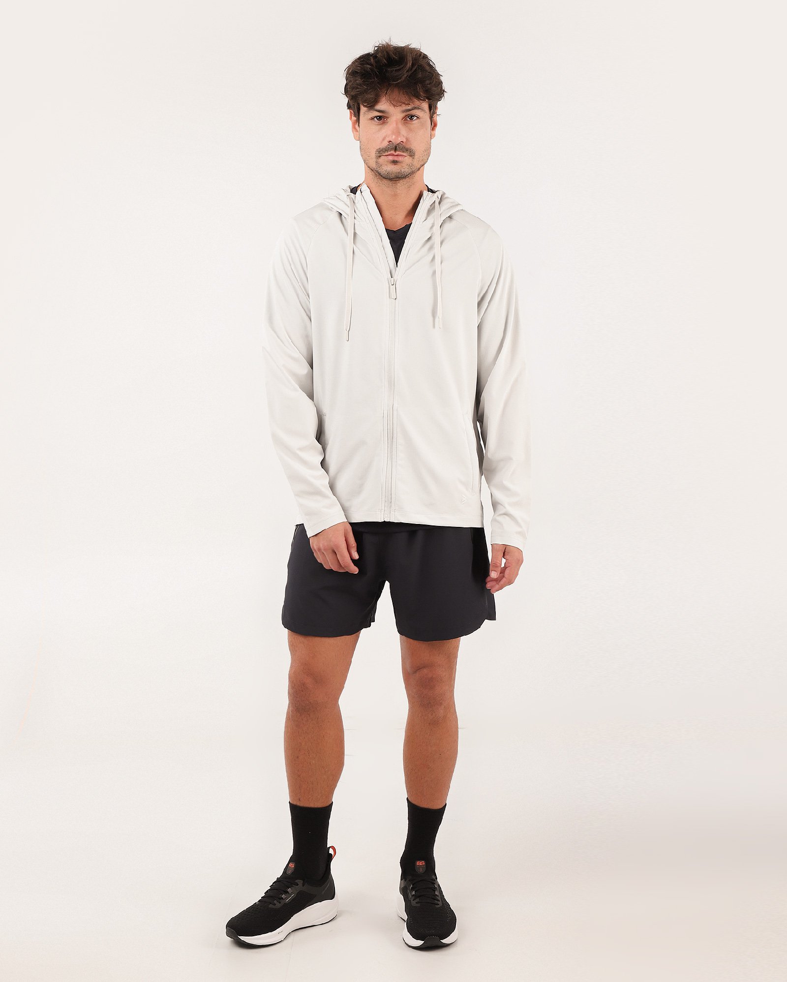 Jaqueta esportiva masculina running com capuz - Cinza Claro | BodyWork by Riachuelo