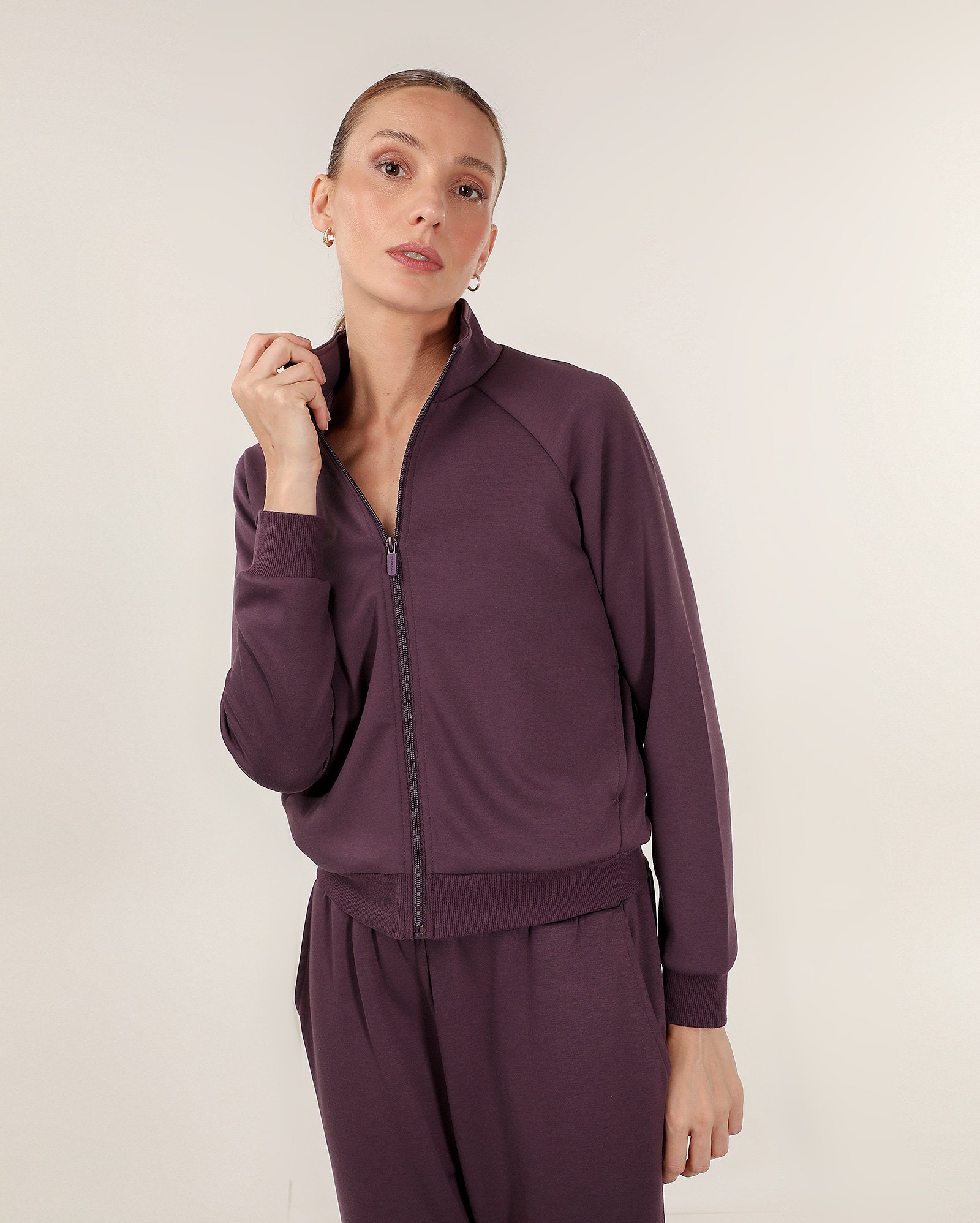 Jaqueta esportiva feminina Soft Scuba gola alta - Roxo | BodyWork by Riachuelo