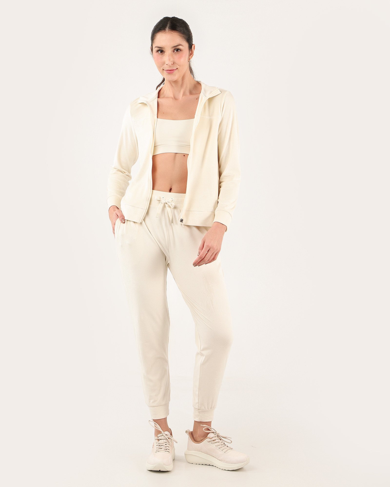 Calça esportiva feminina jogger em plush - Bege | BodyWork by Riachuelo