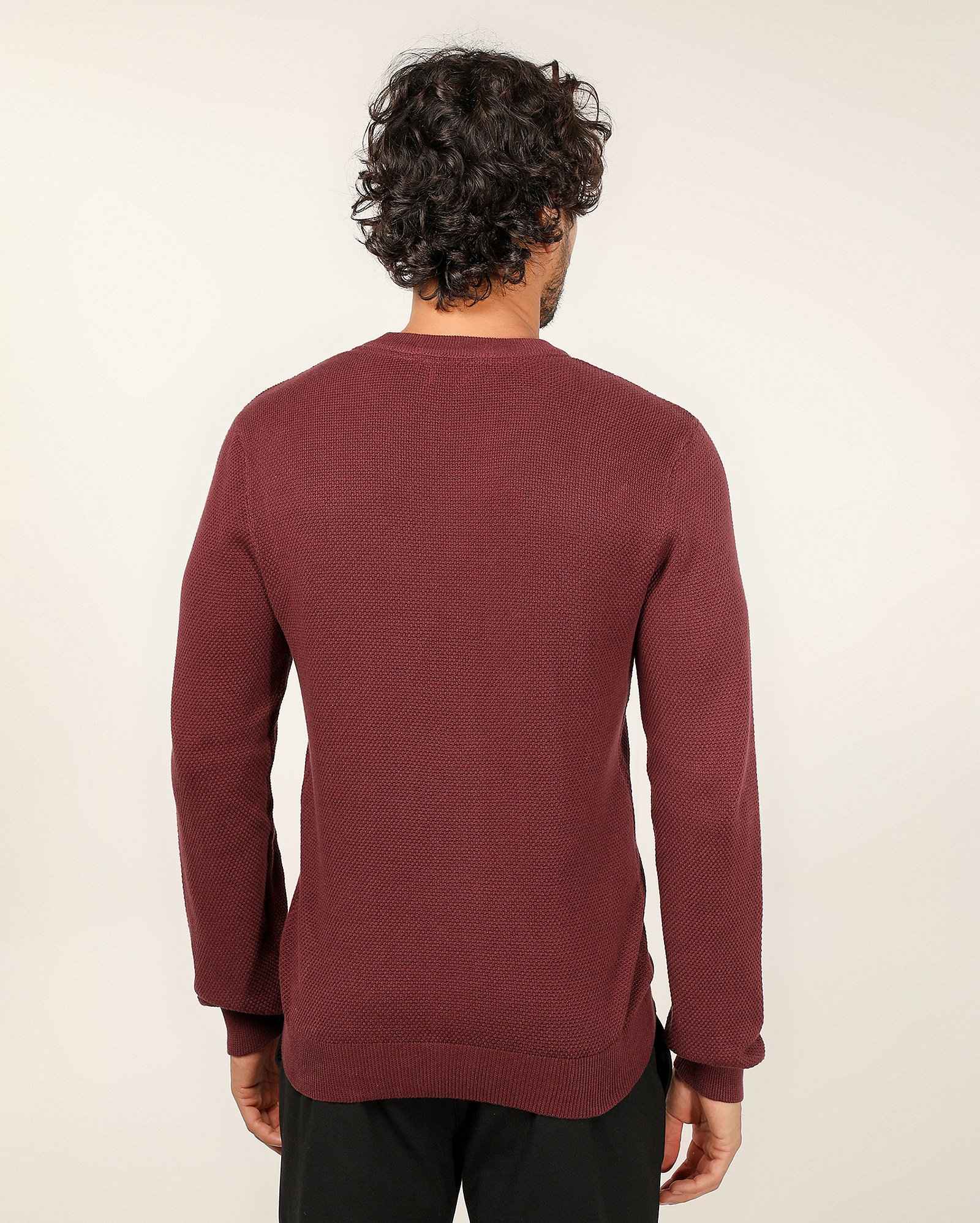 Suéter masculino gola careca com mangas longas - Vinho