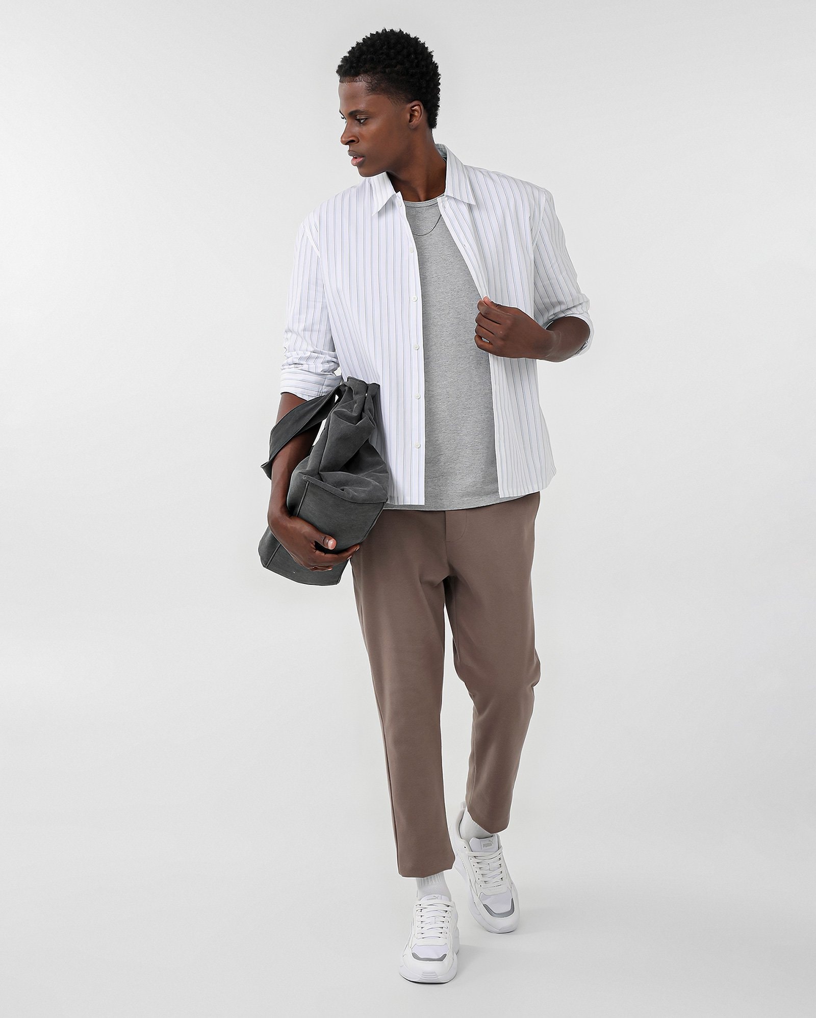 Camisa masculina boxy manga longa listrada branca | Pool — foto 4