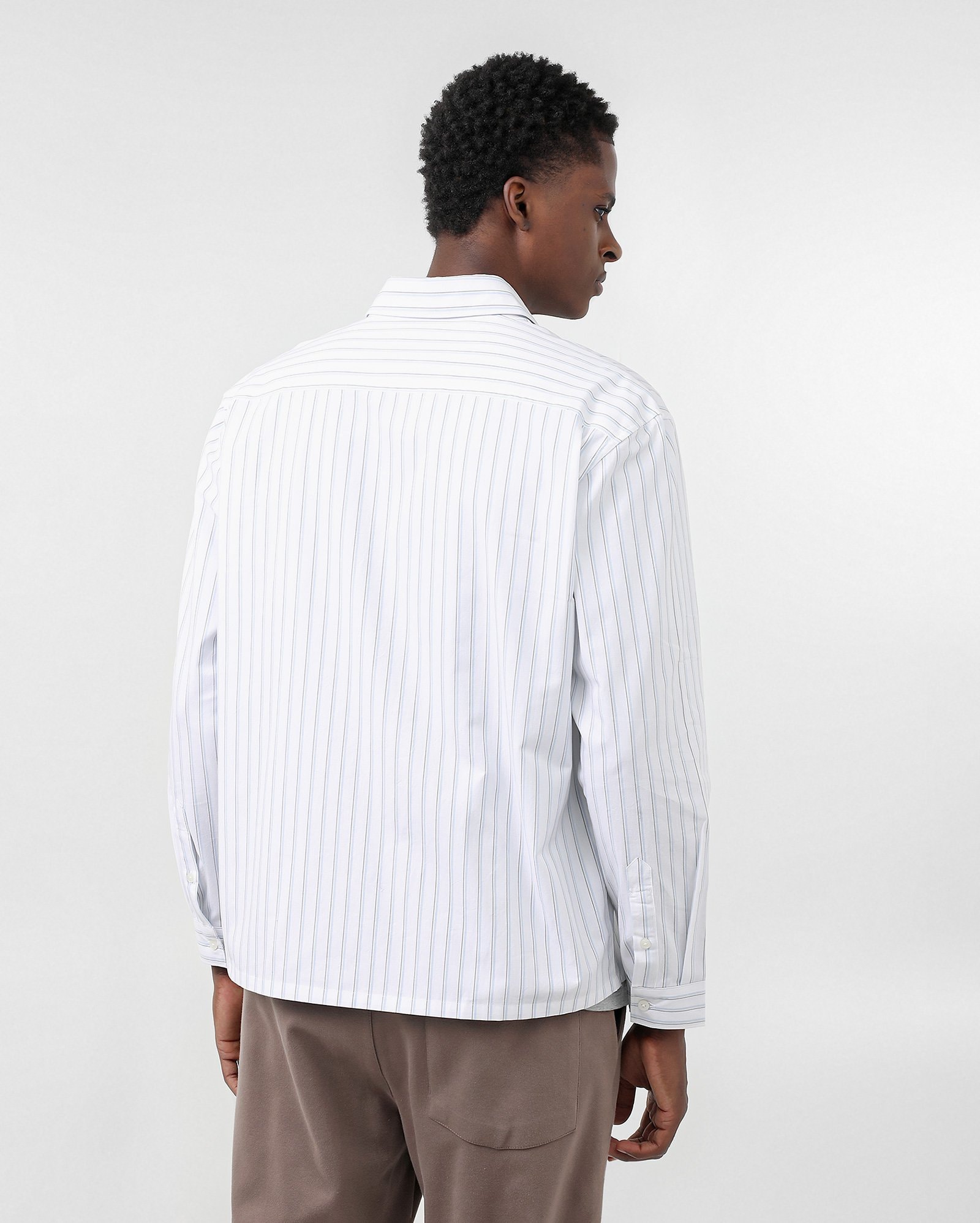 Camisa masculina boxy manga longa listrada branca | Pool — foto 3