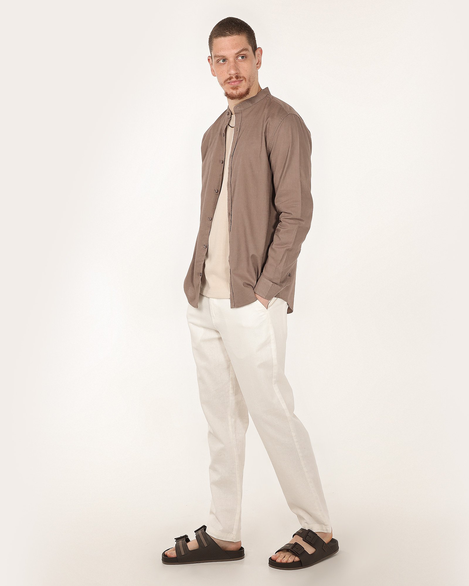 Camisa masculina com linho gola padre - Marrom Claro