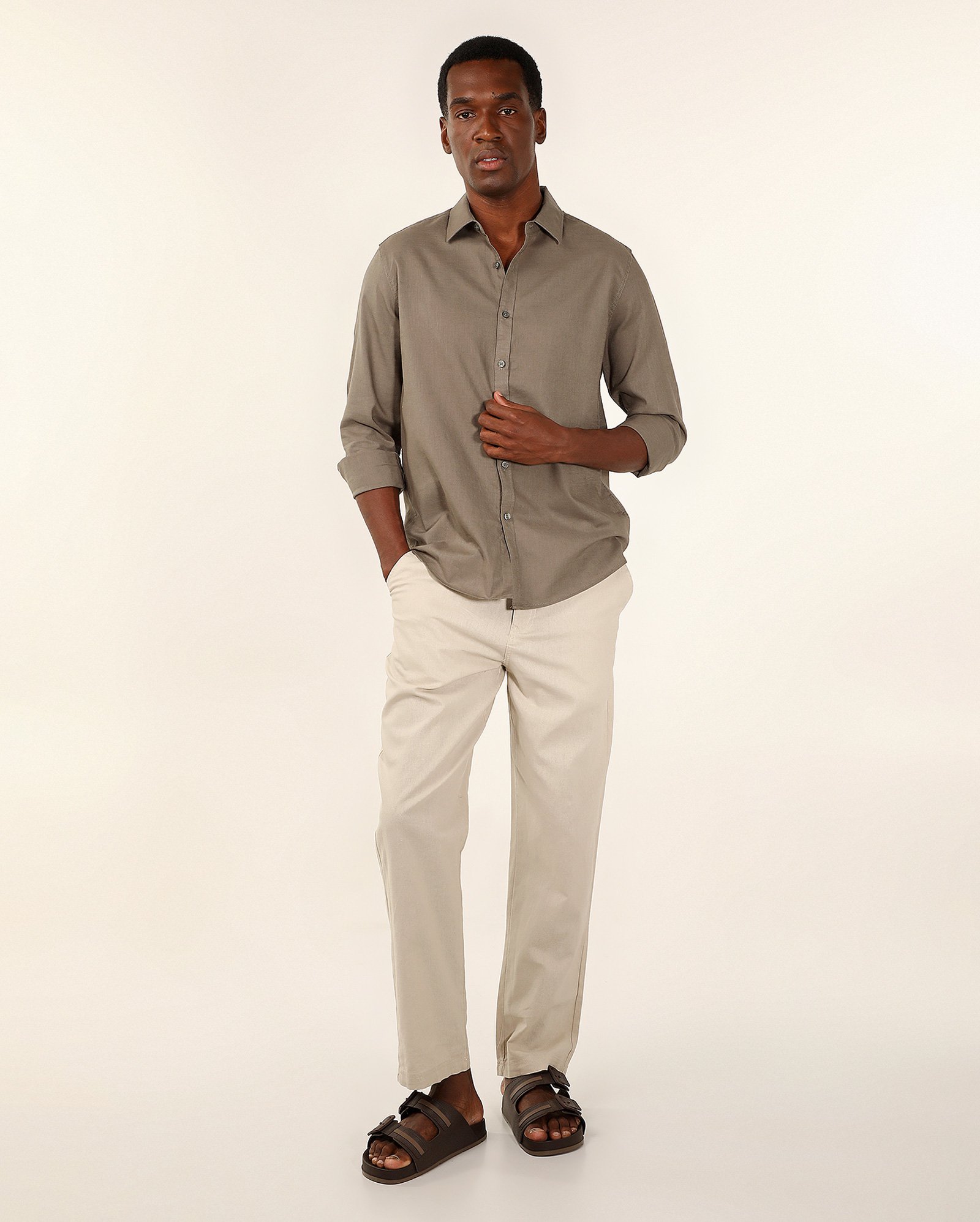 Camisa masculina regular com linho manga longa - Verde Musgo | Original