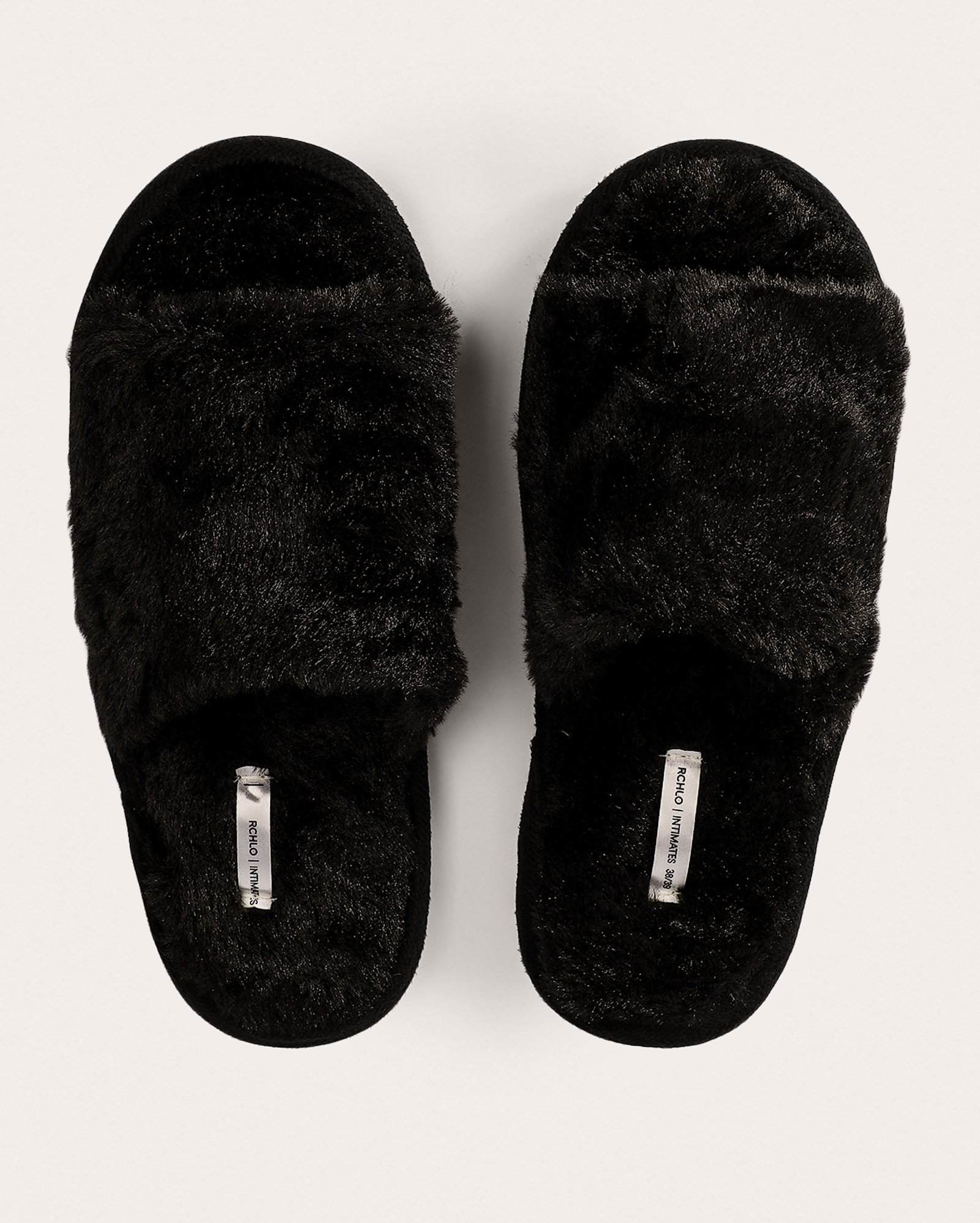 Pantufa slide feminina peluciada preta | Riachuelo