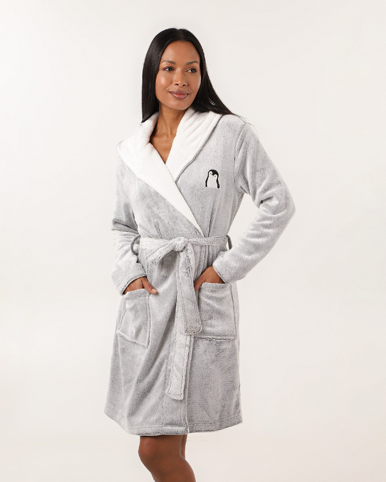 Robe feminino fleece bordado pinguim cinza | Riachuelo