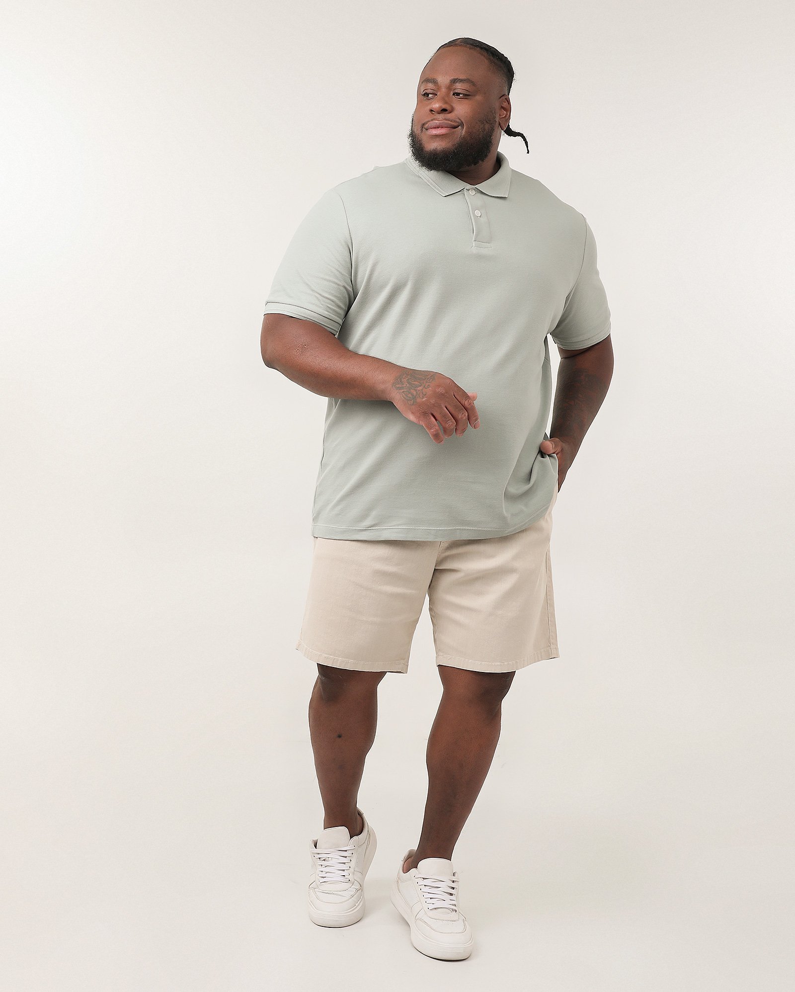Bermuda sarja plus size masculina reta cós elástico bege | Pool Jeans