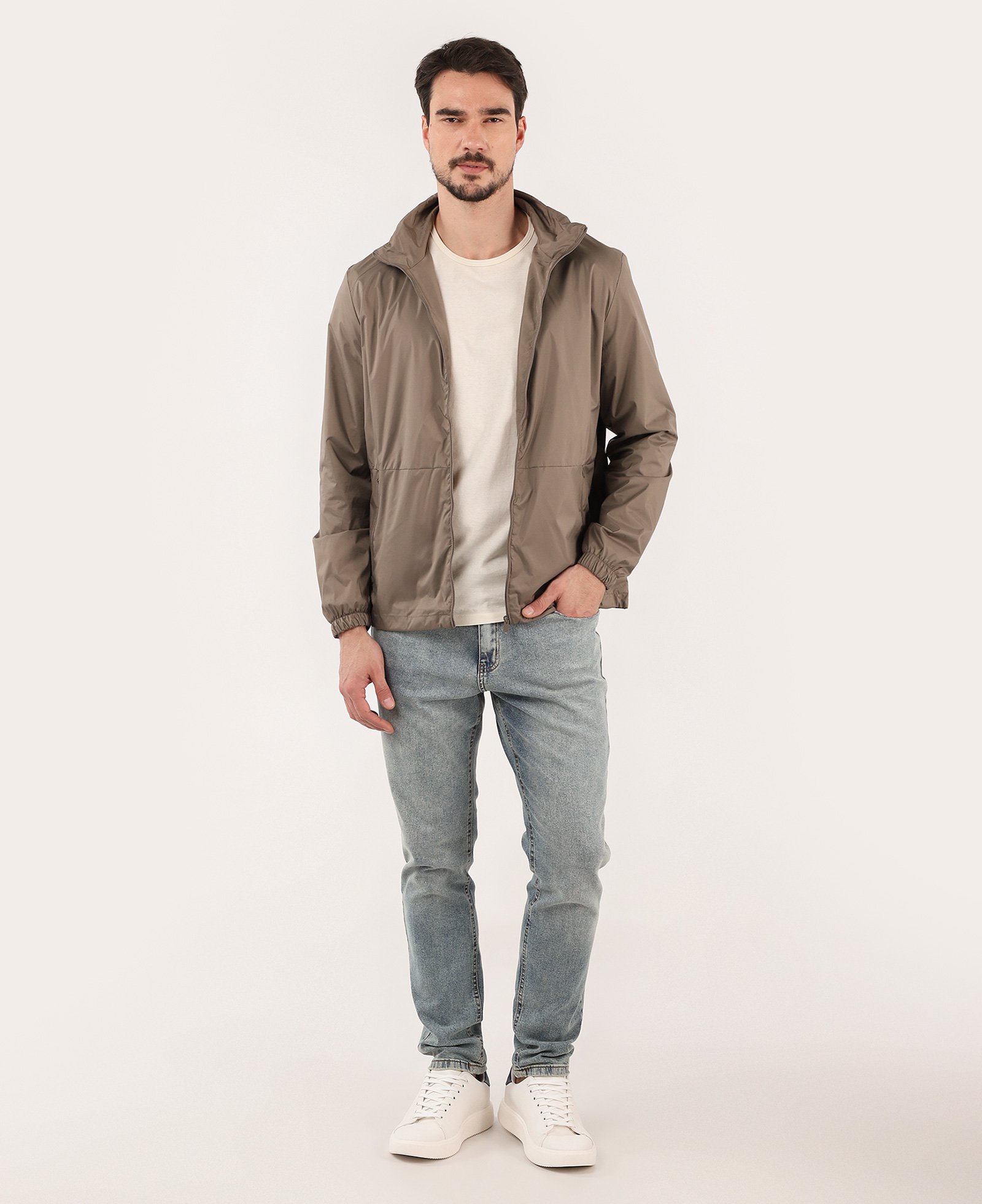 Jaqueta masculina gola alta com capuz e bolsos marrom | Original by Riachuelo