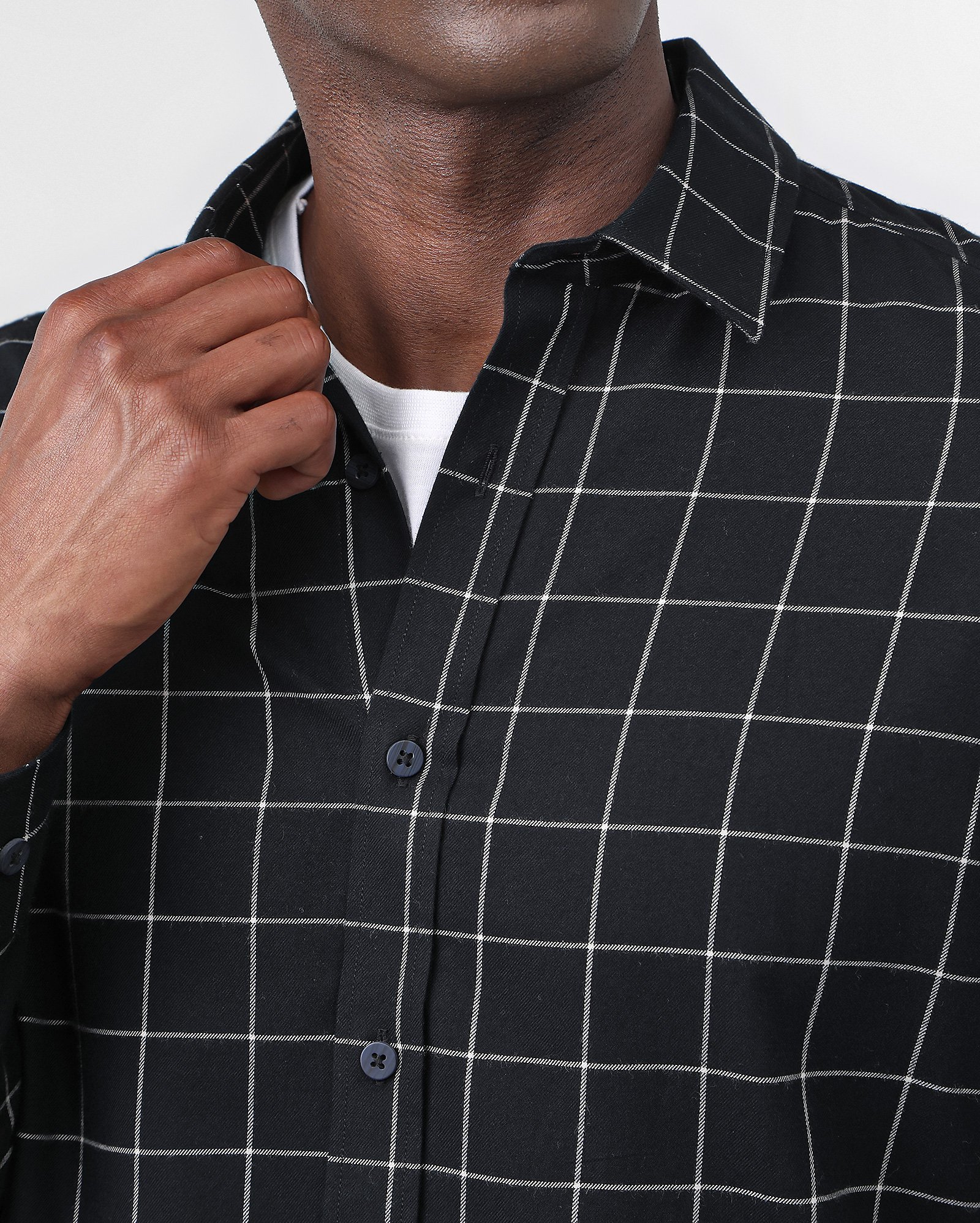 Camisa masculina slim estampa xadrez preta — foto 7