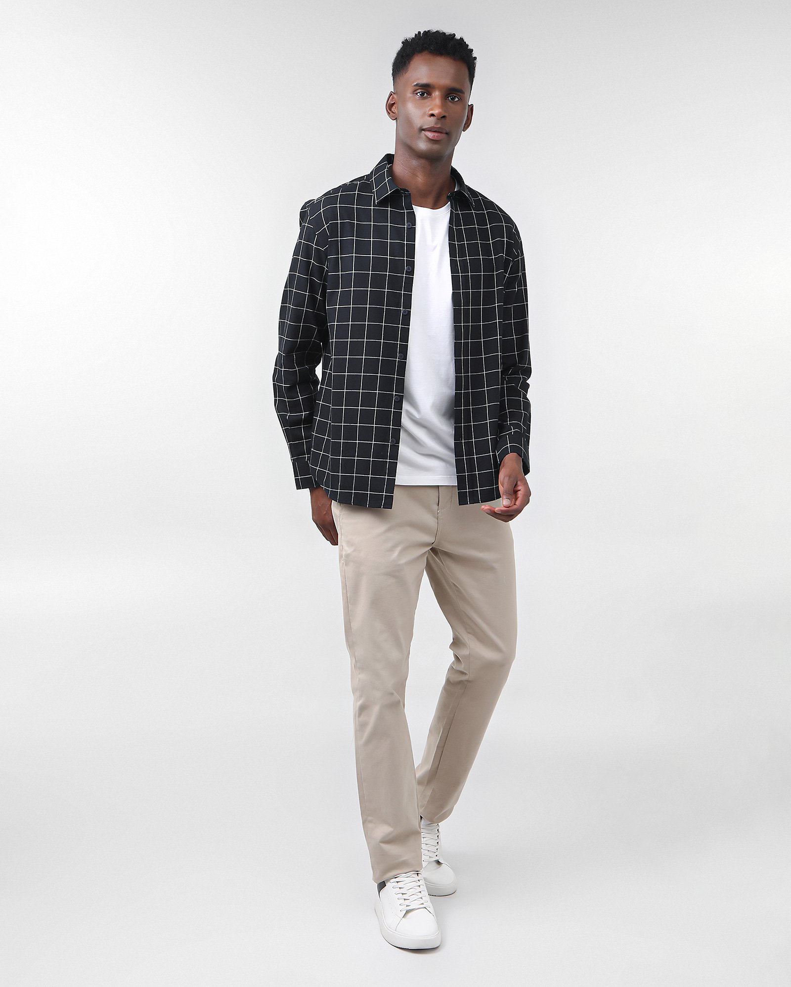 Camisa masculina slim estampa xadrez preta — foto 3