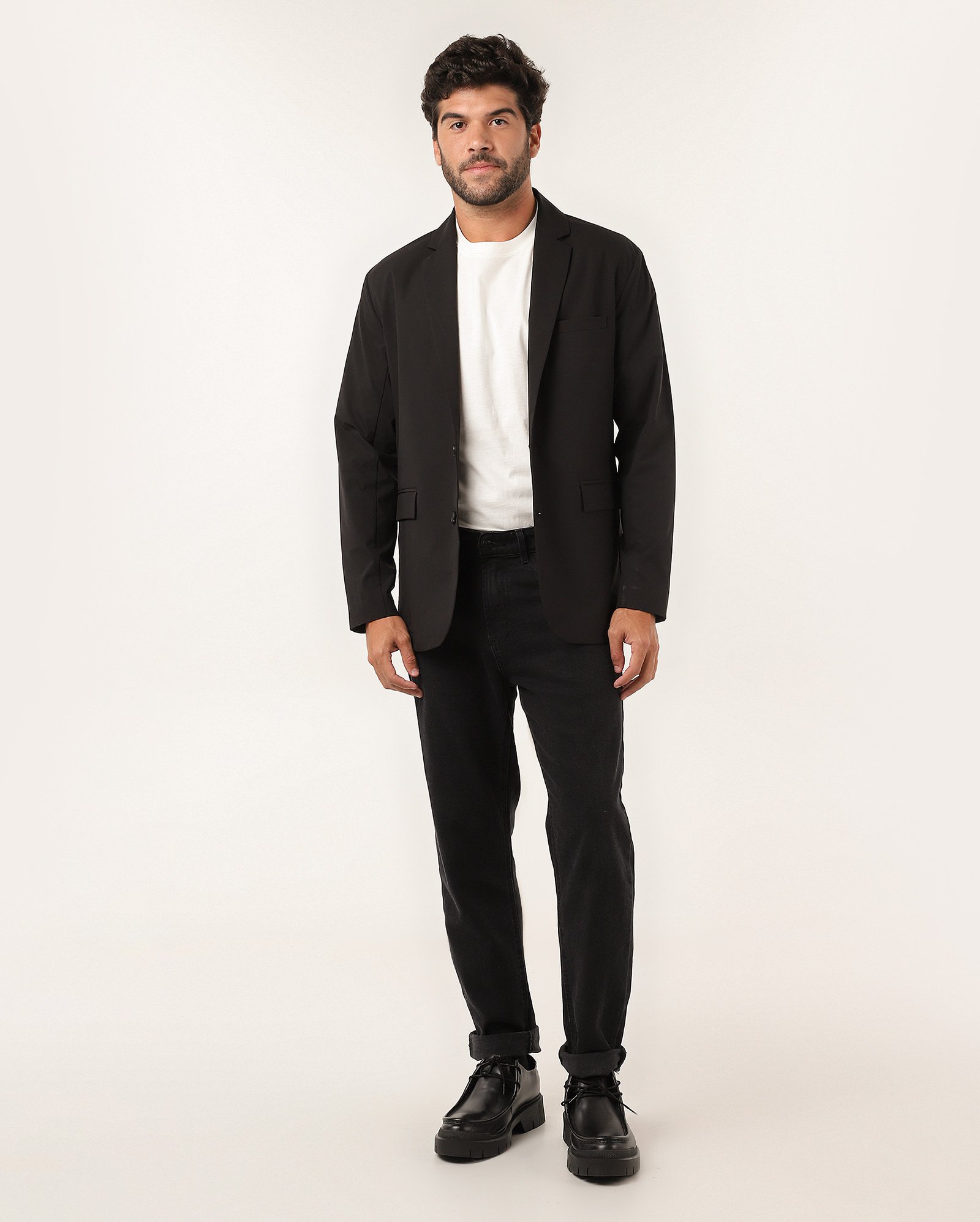 Blazer masculino acinturado com bolsos decorativos preto — foto 2