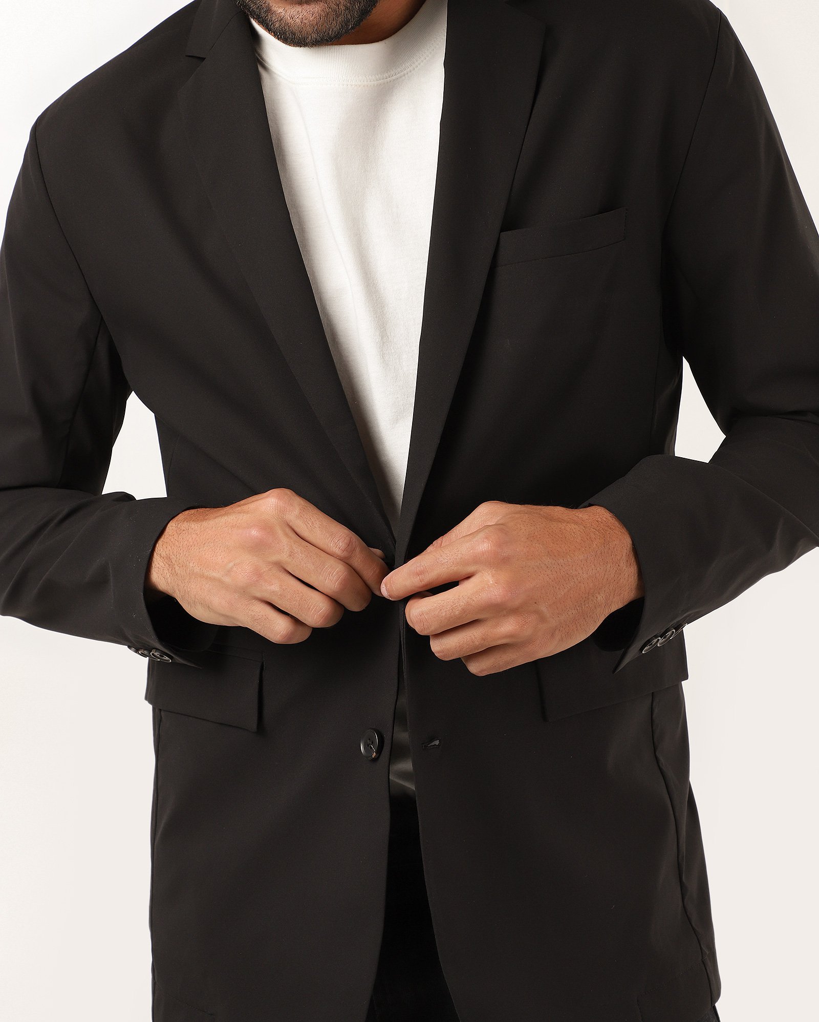 Blazer masculino acinturado com bolsos decorativos preto — foto 3