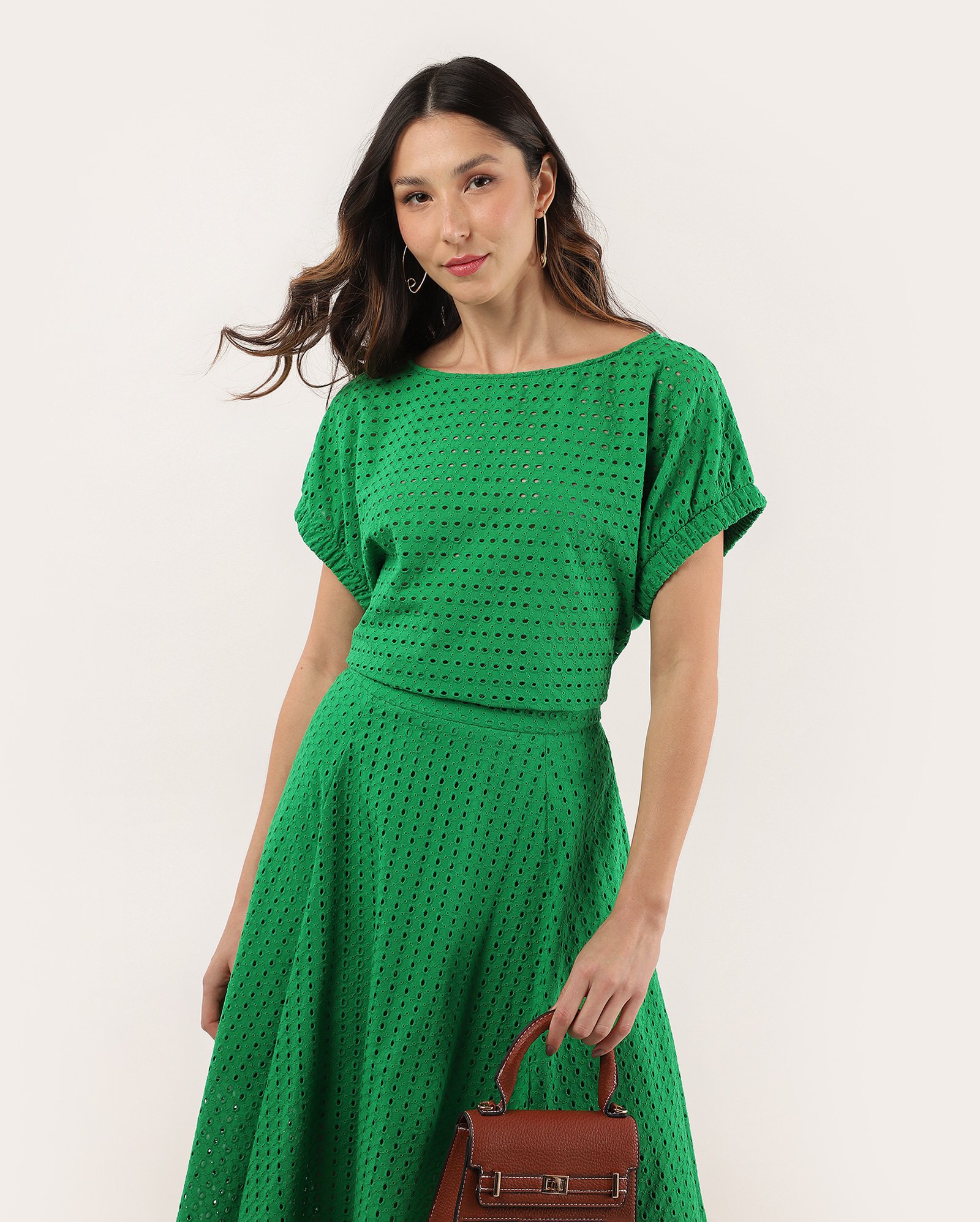 Blusa feminina laise vazada com furos verde