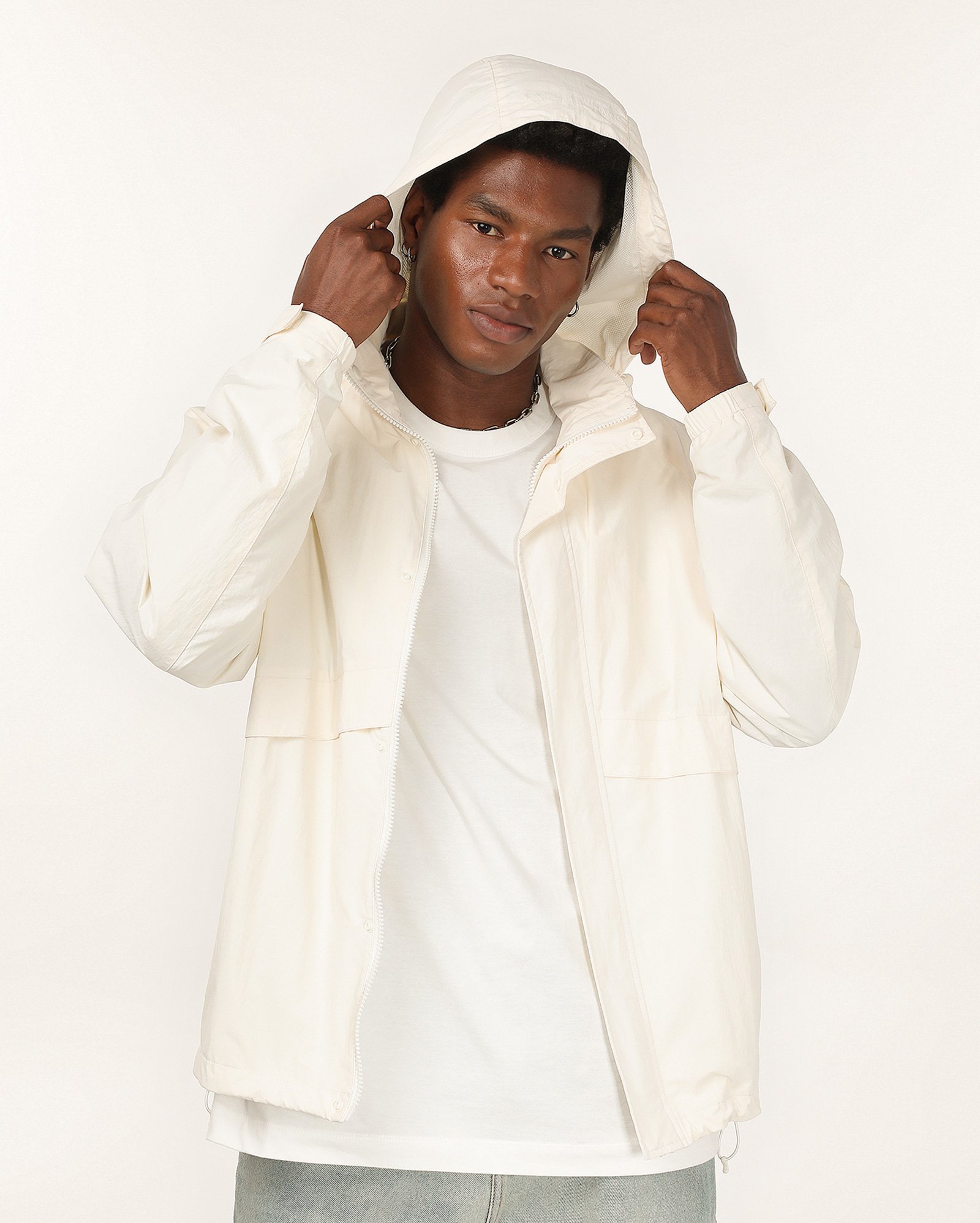 Jaqueta corta vento masculina gola alta off-white | Pool