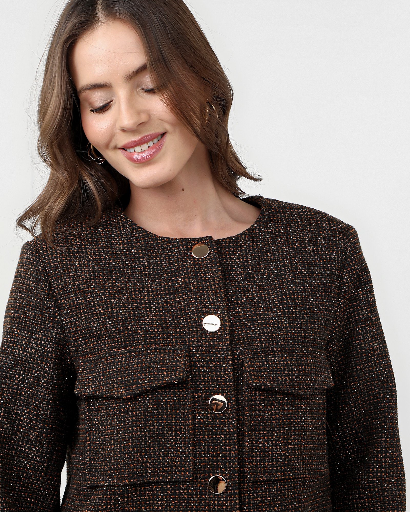 Casaco feminino em tweed bolsos frontais marrom — foto 5