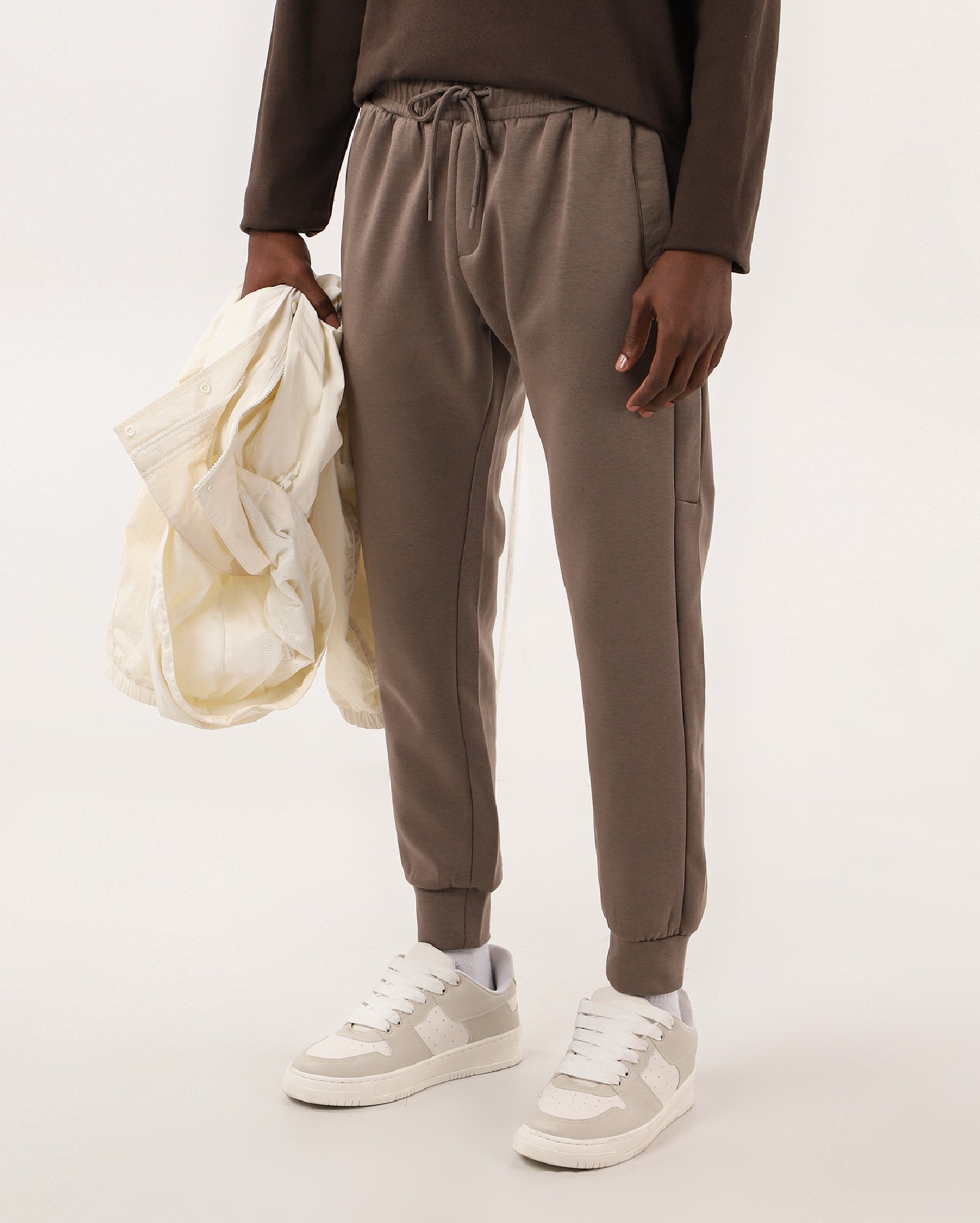 Calça de moletom masculina slim jogger marrom | Pool Basics
