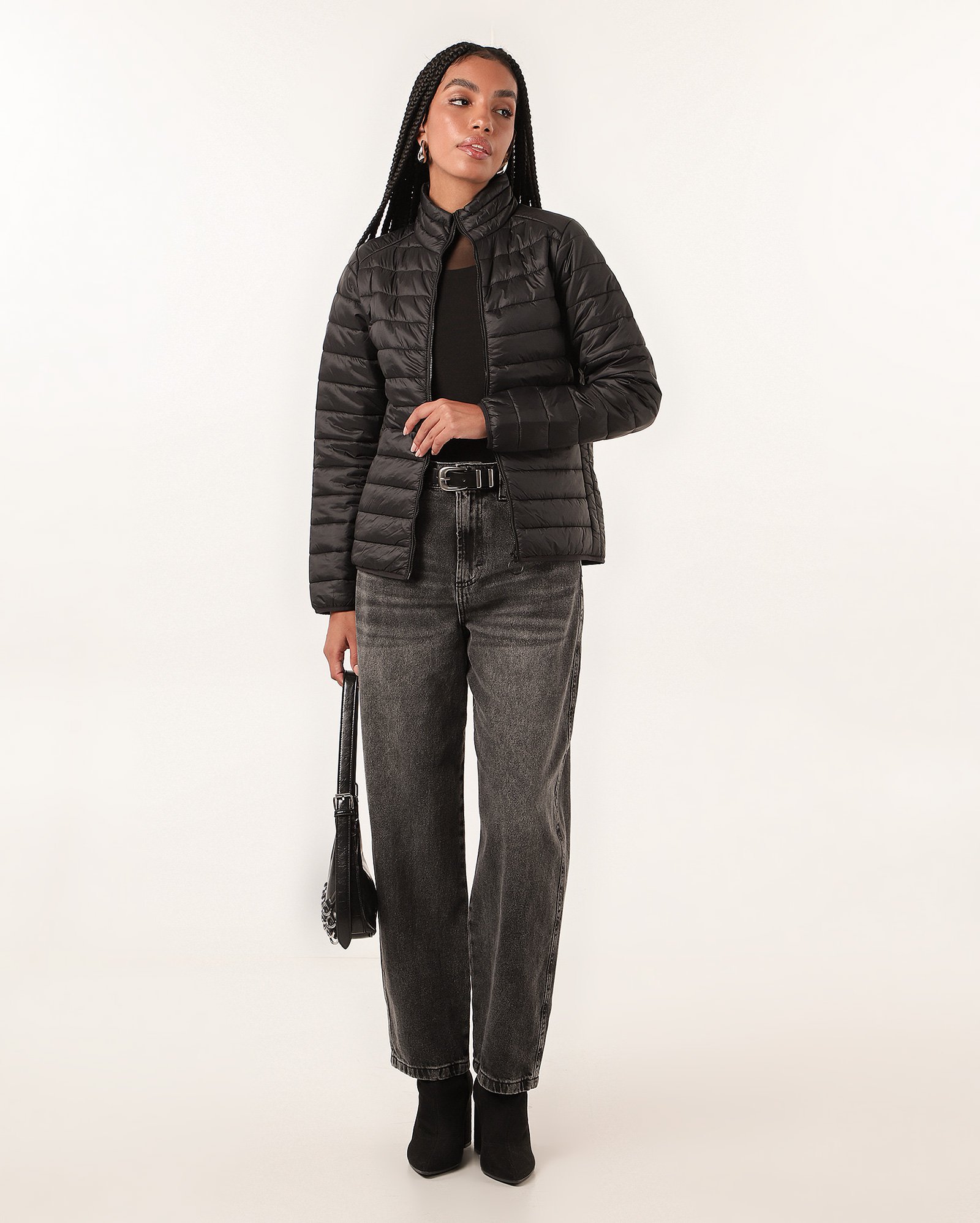 Jaqueta feminina puffer gola alta + sacola - Preto | Pool Basics