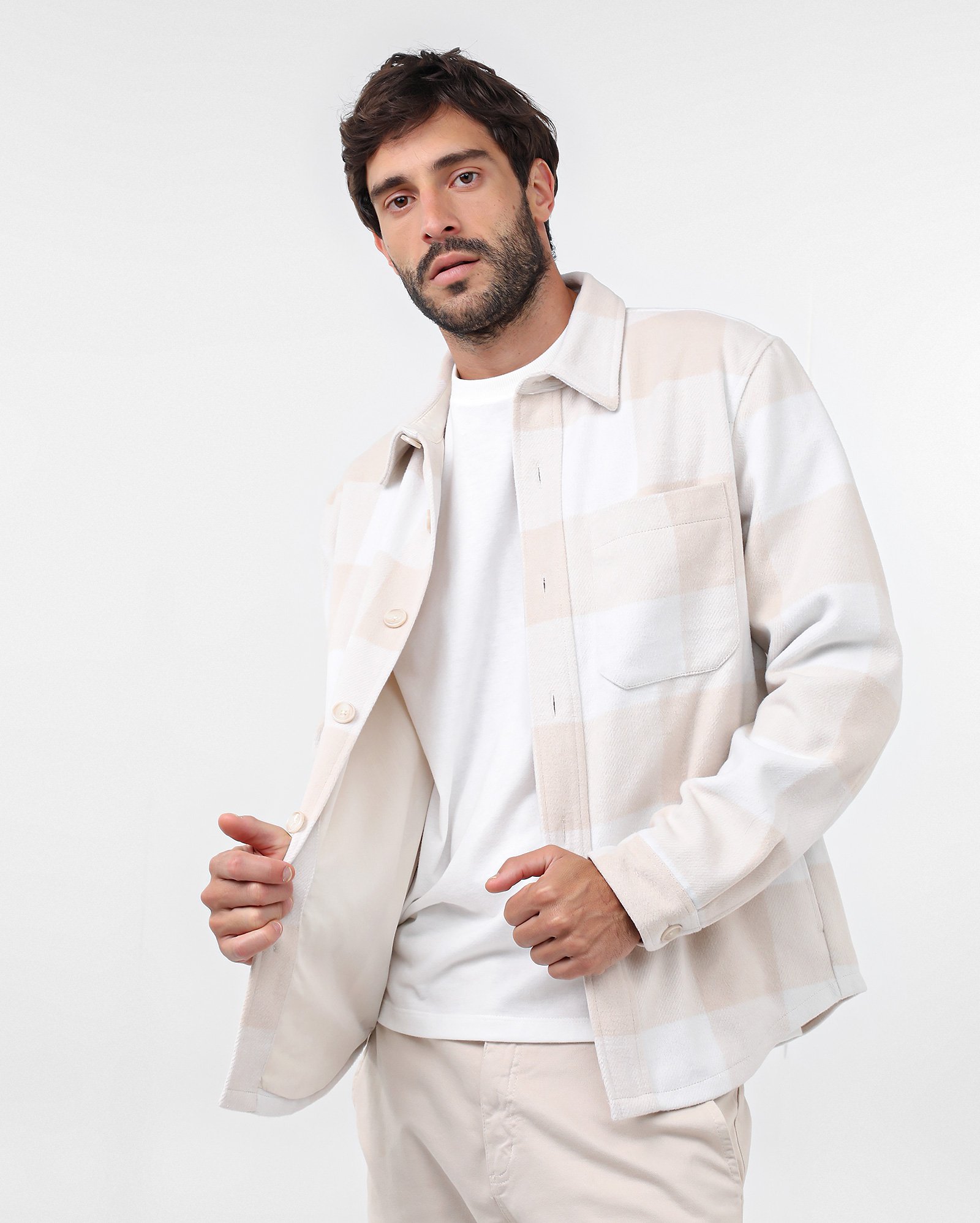 Overshirt masculina xadrez com bolso - Bege Claro | Original by Riachuelo