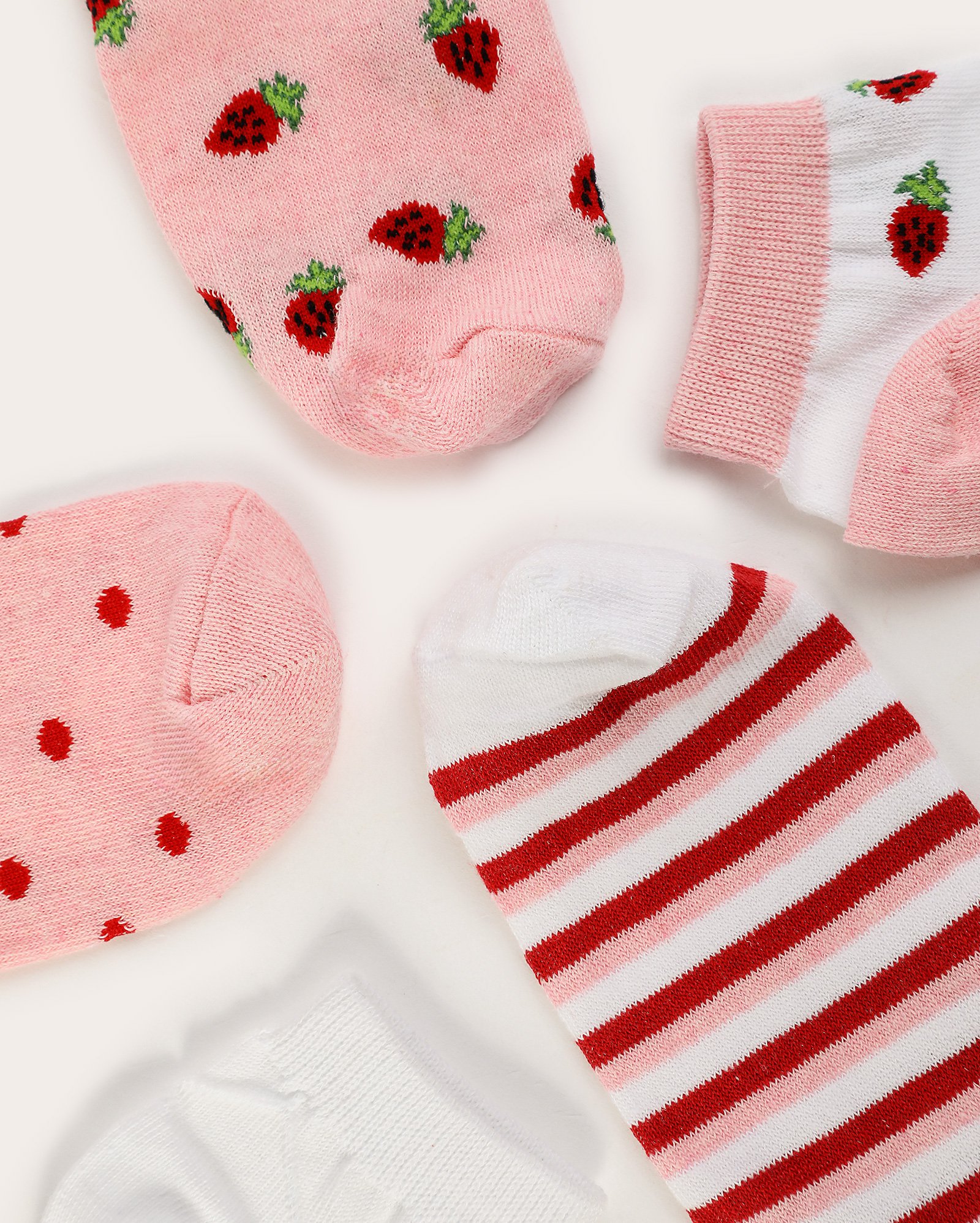 Kit meia feminina 5 pares cano curto poá e morangos multicor