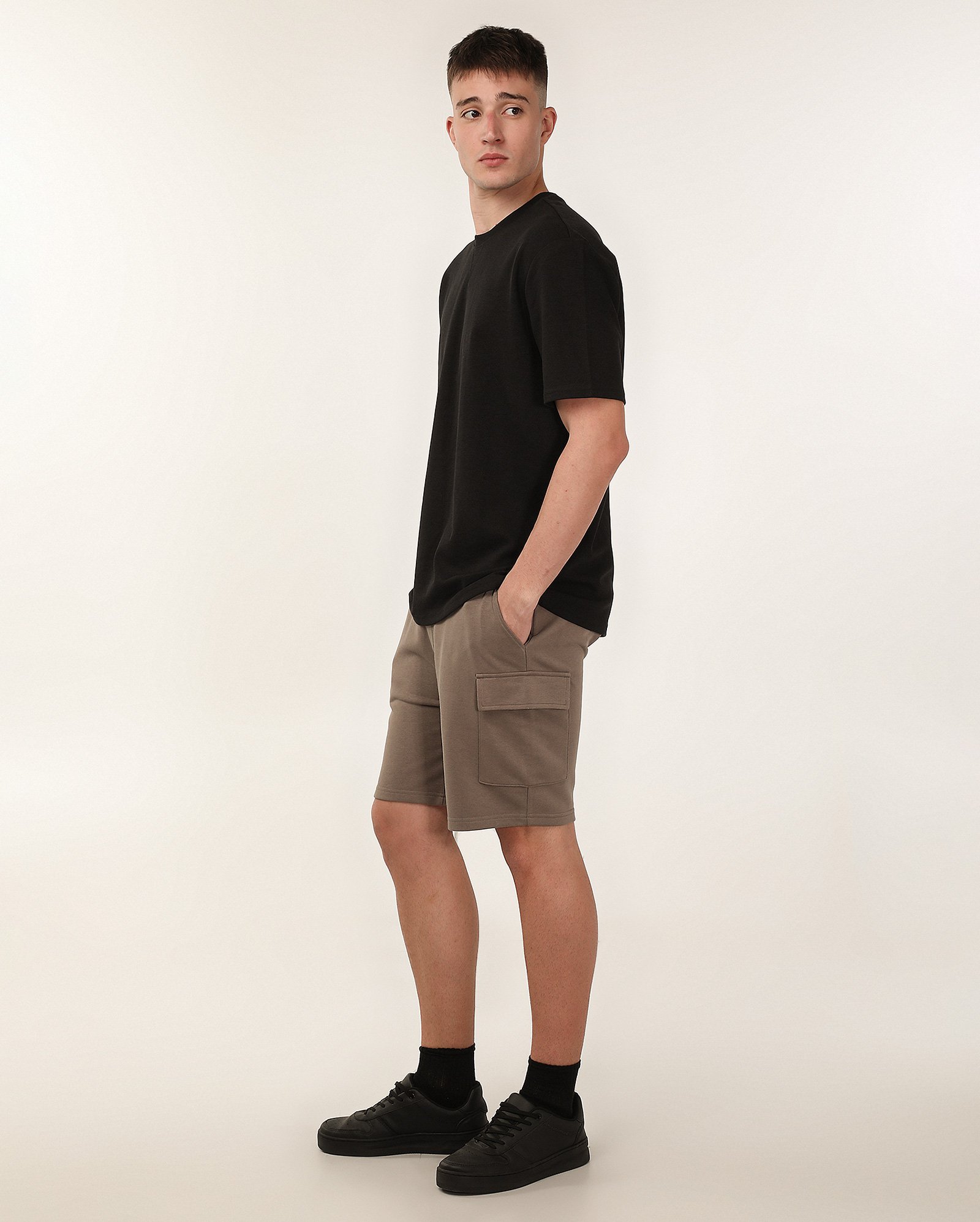 Bermuda de moletom masculina bolsos cargo - Marrom
