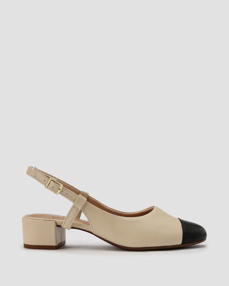 Riachuelo Scarpin slingback salto baixo bico redondo bege