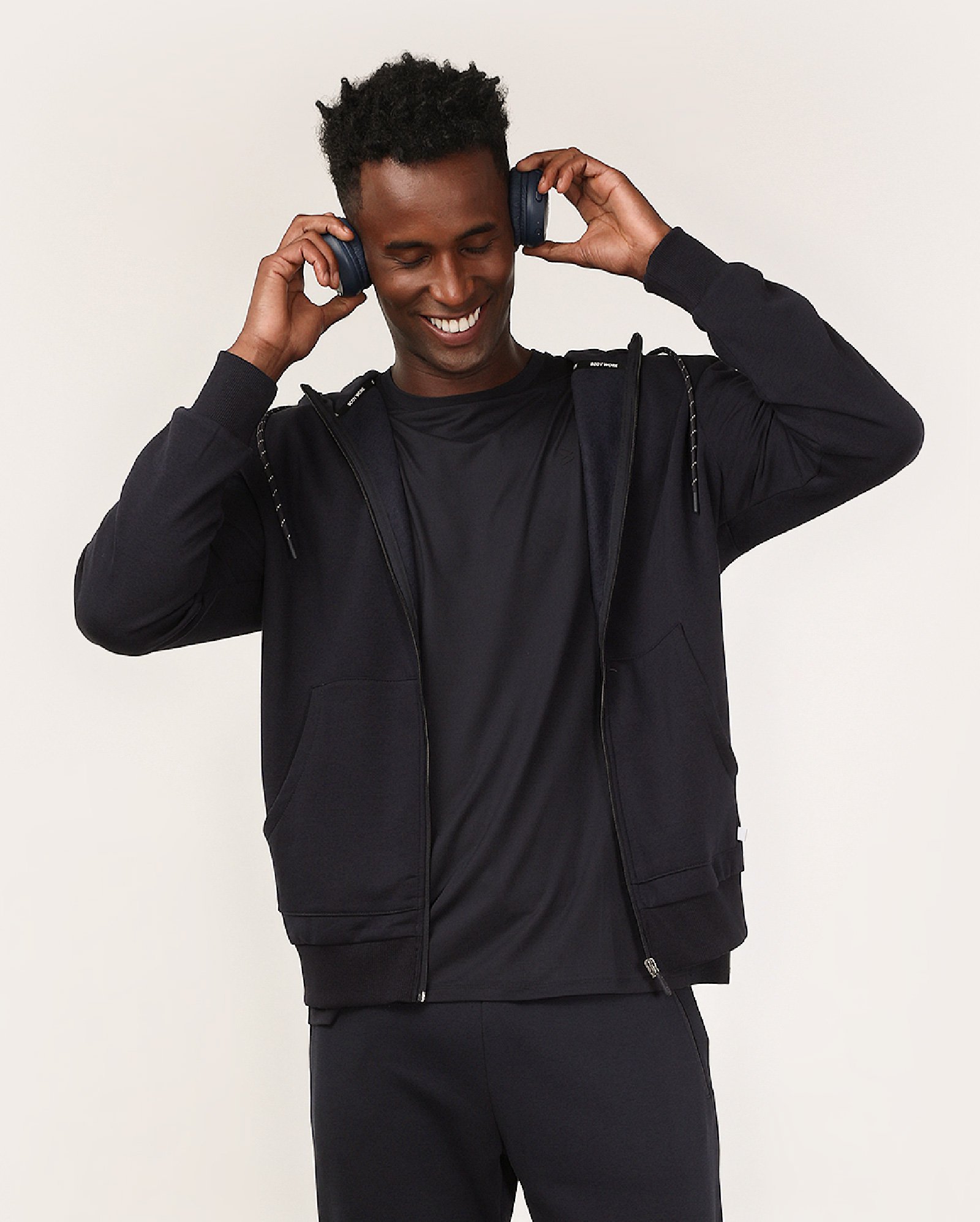 Blusa de moletom esportiva masculina com capuz e felpa - Azul Escuro | BodyWork by Riachuelo