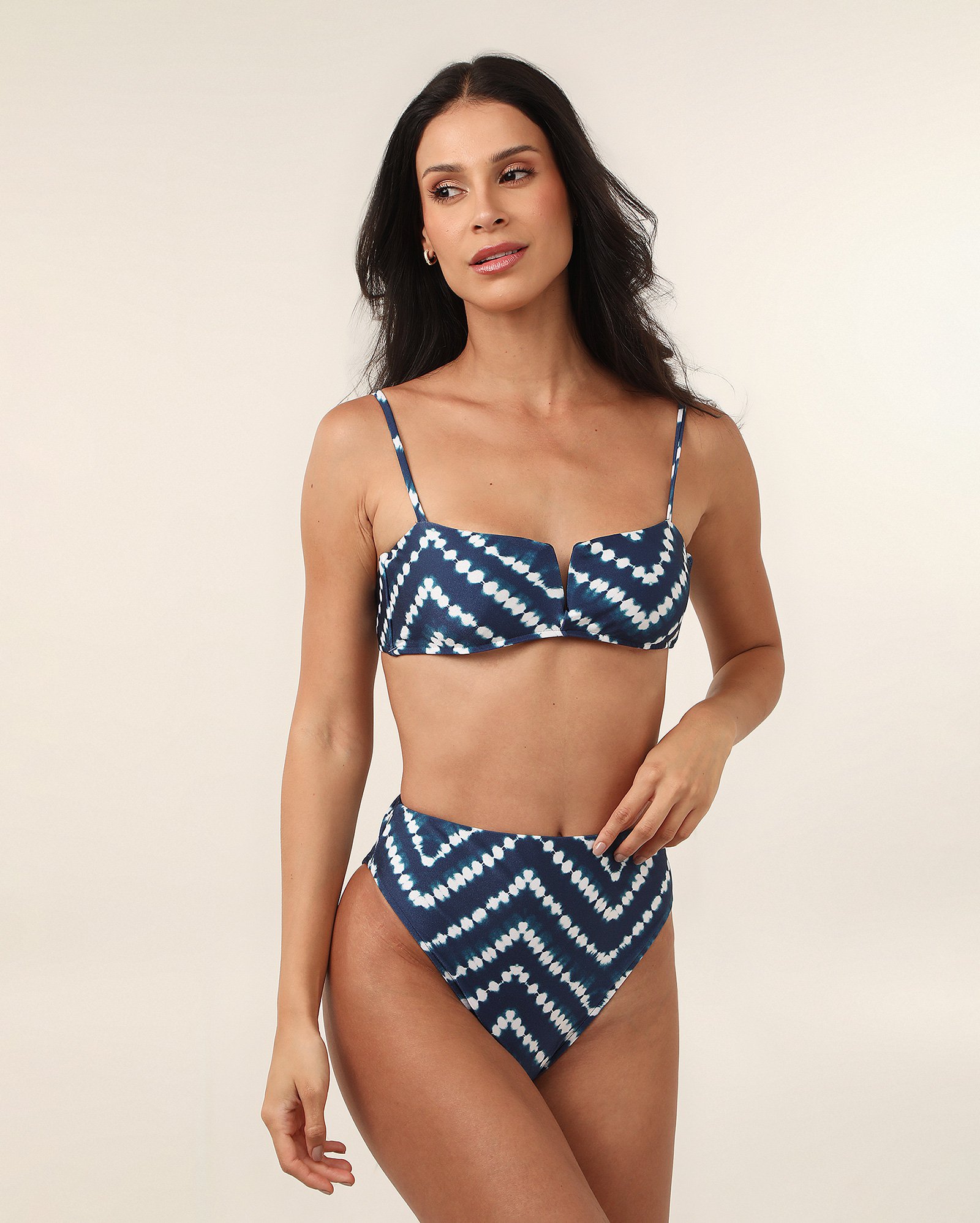 Biquíni calcinha estampa tie dye azul — foto 4