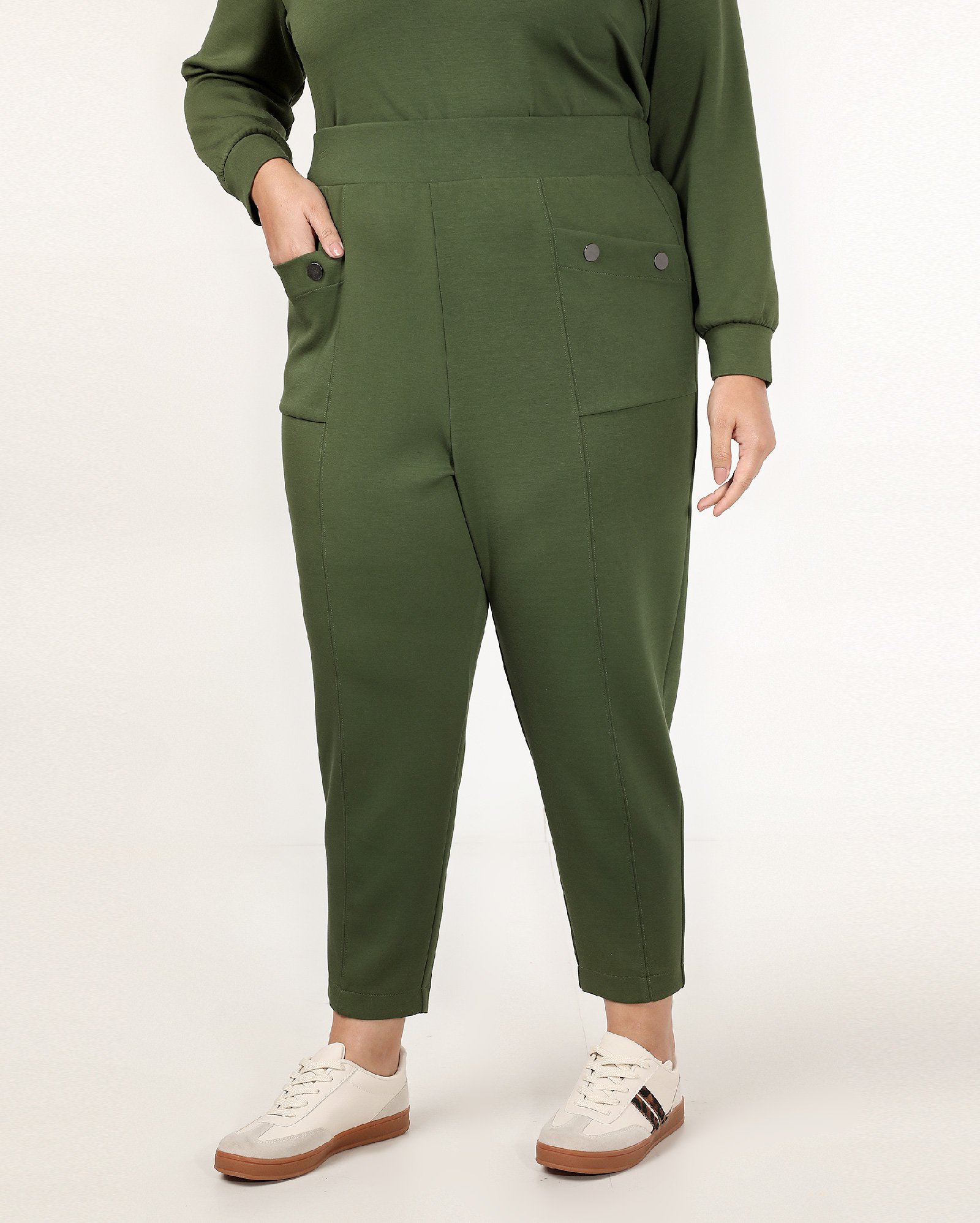 Calça plus size feminina cenoura pespontada verde | AK Plus