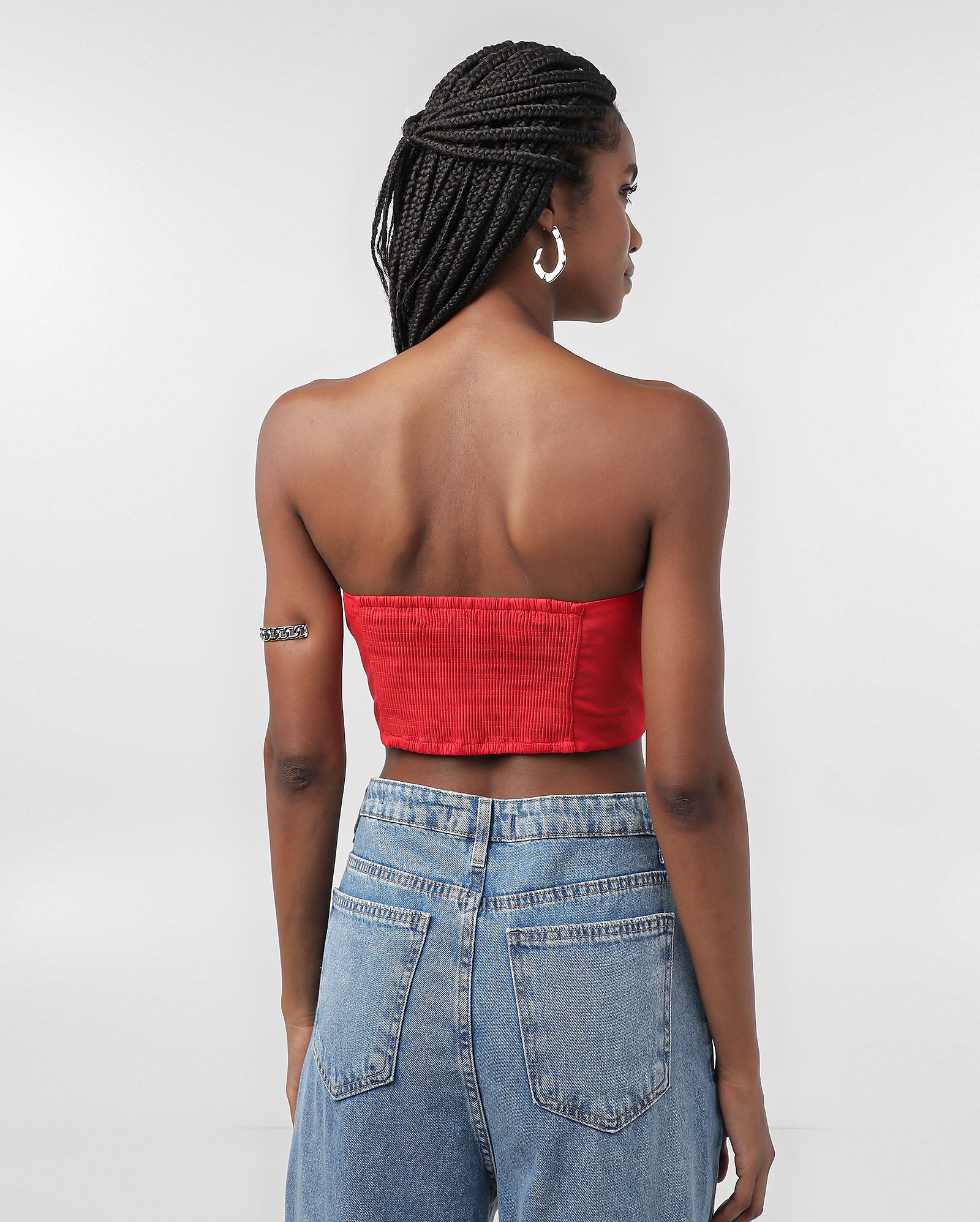 Top strapless com lastex posterior vermelho | Pool — foto 6