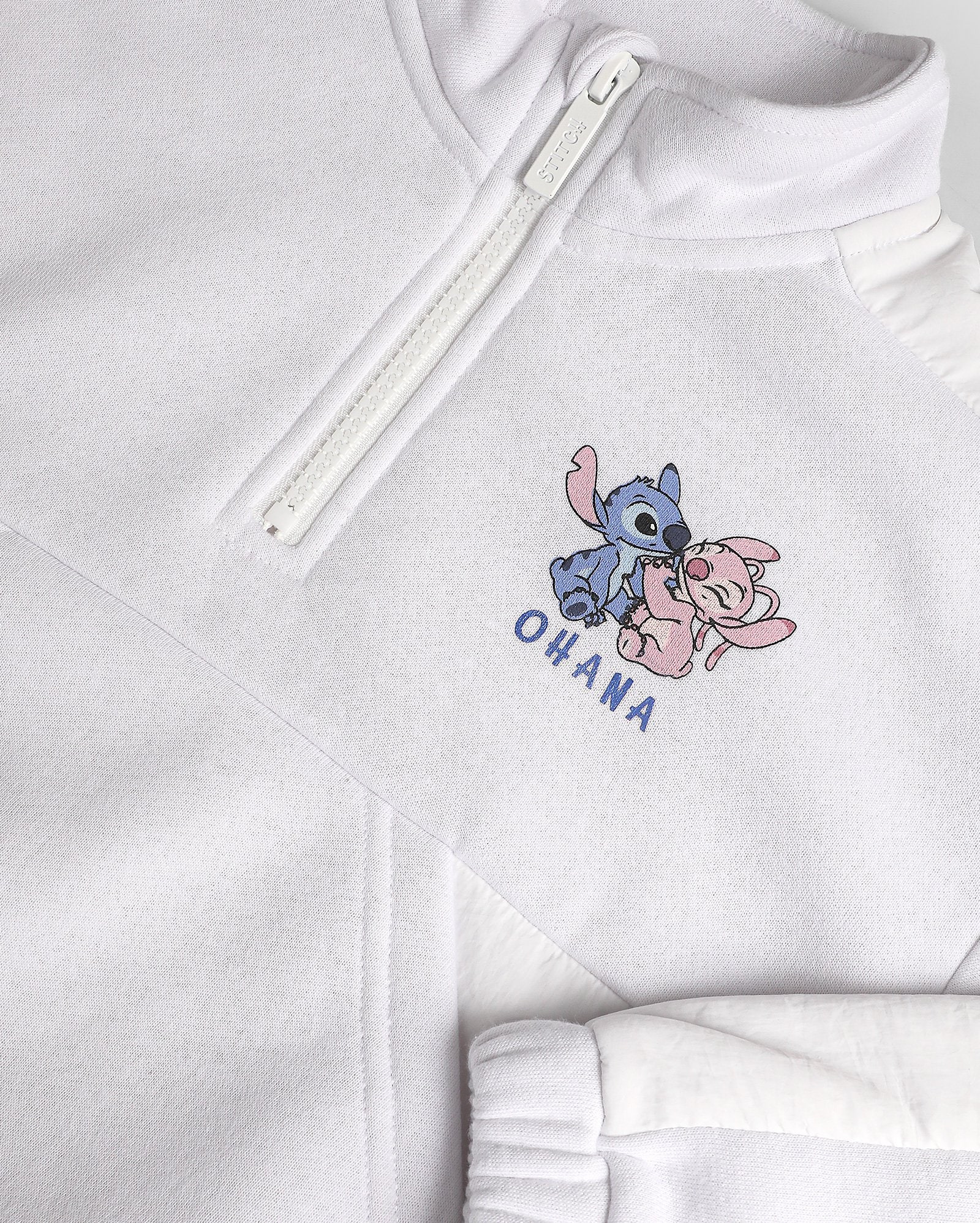 Blusa de moletom infantil gola alta ohana Stitch e Angel 4-10A branca | Disney — foto 3